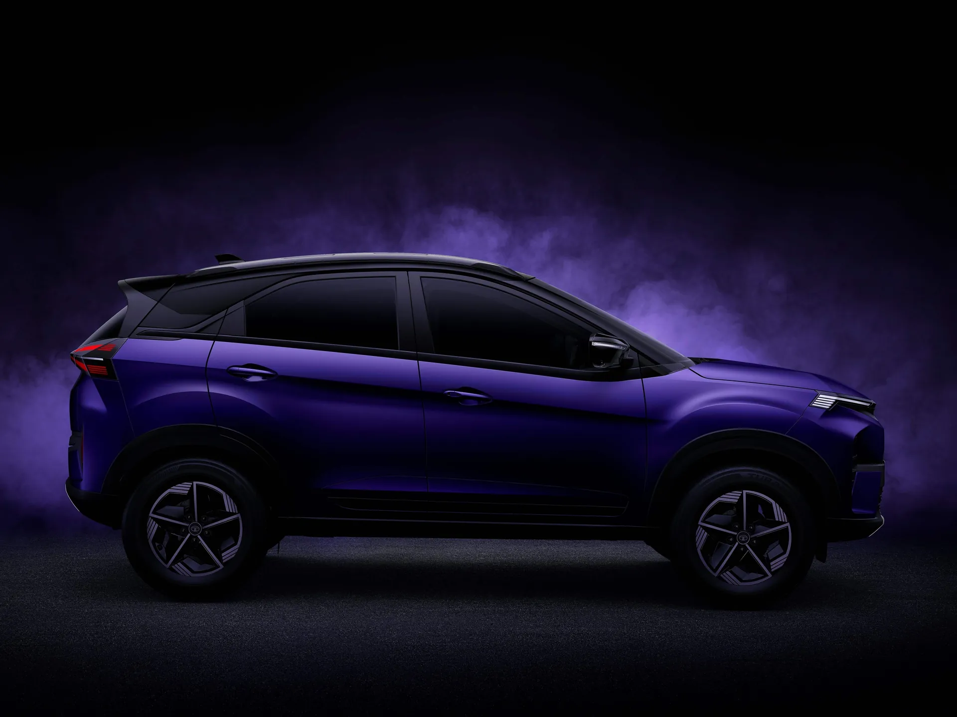 Tata Nexon (2024) - Side Profile