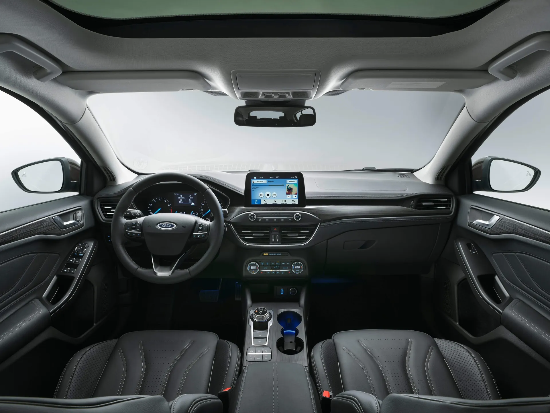 Ford Focus Vignale (2019) – interiér