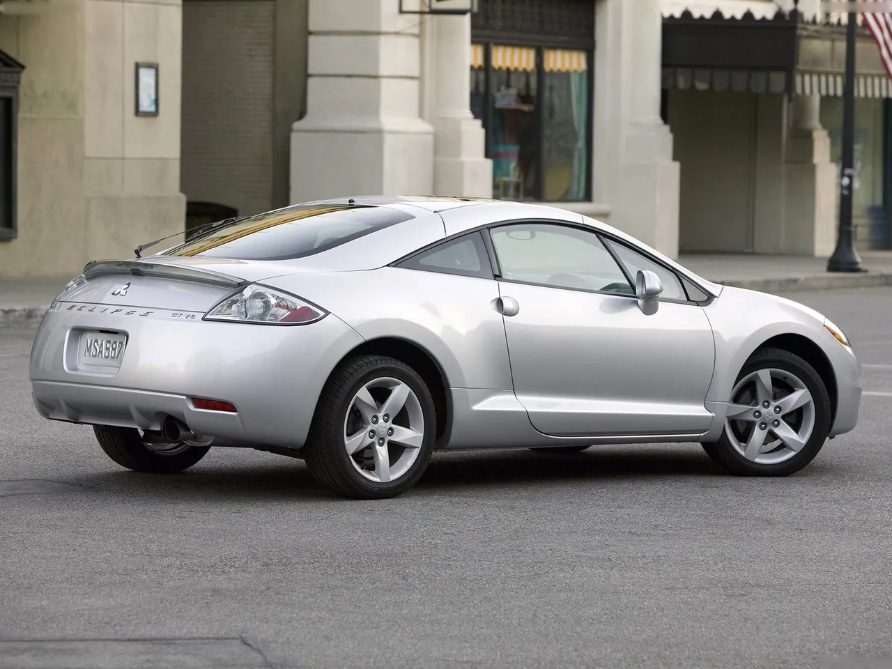 Mitsubishi Eclipse GS (2007) - Rear Three-Quarter
