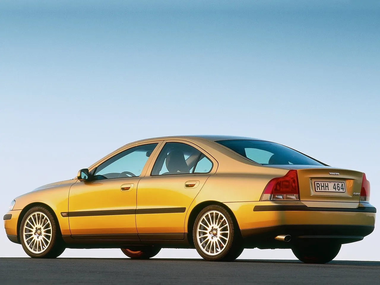 Volvo S60 (2000) – zadní tříčtvrteční pohled