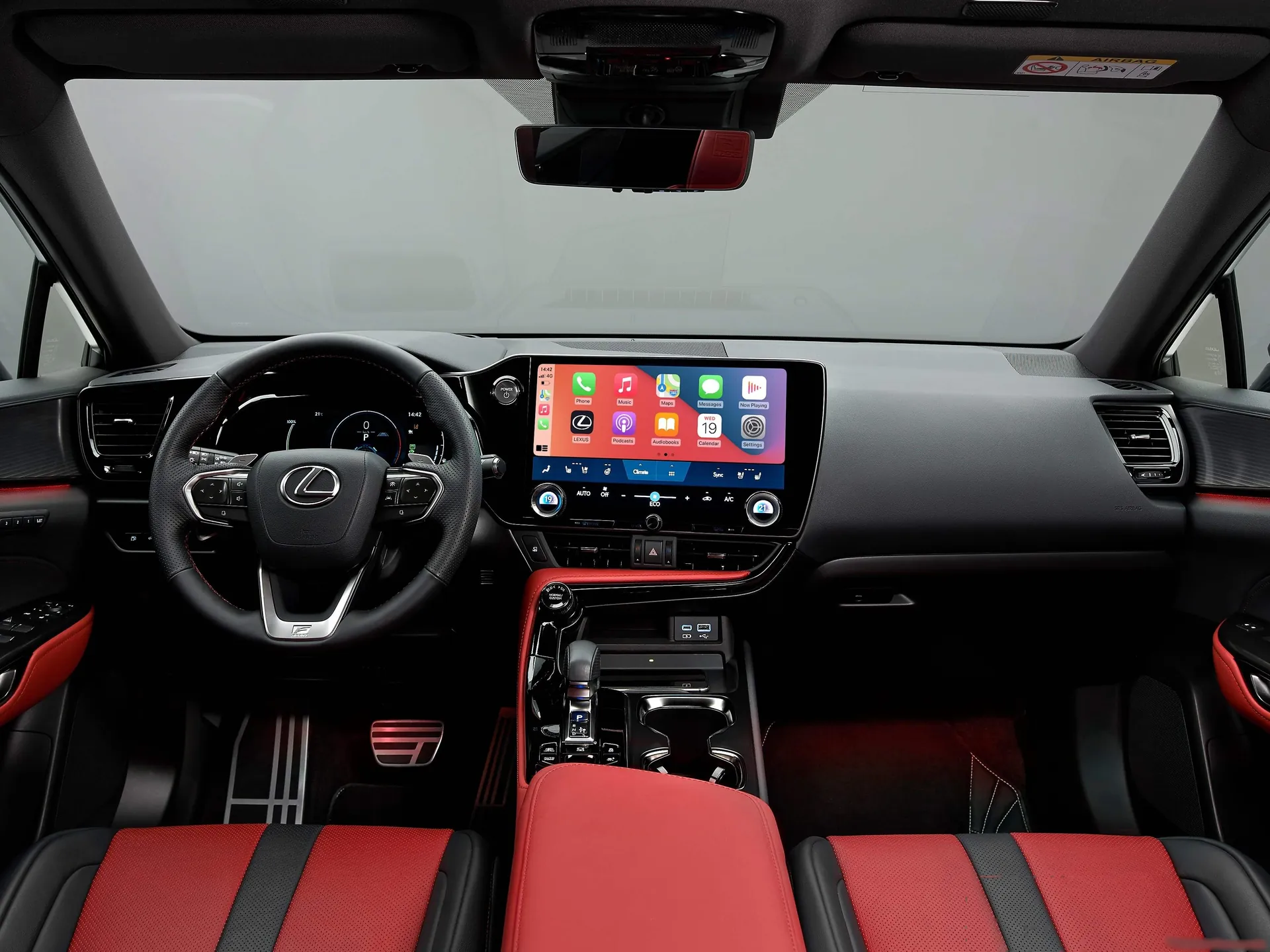 Lexus NX (2022) – interiér