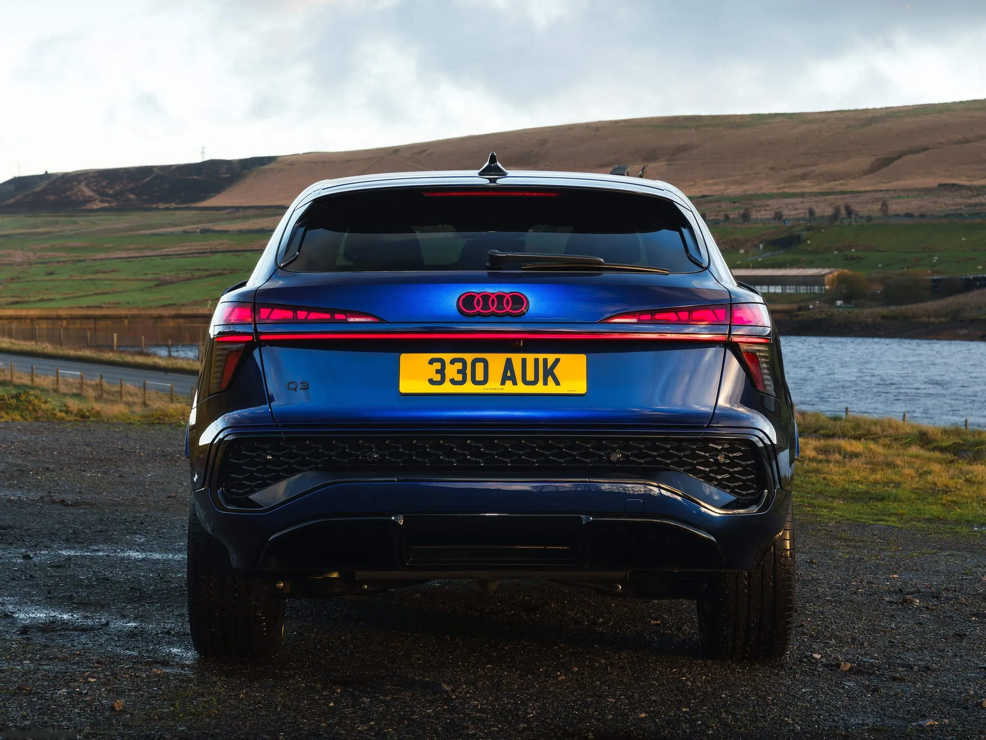 Audi Q3 Sportback e-hybrid [UK] (2026) – zezadu