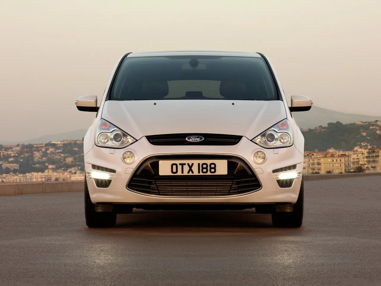 Ford S-MAX (2011) – zepředu