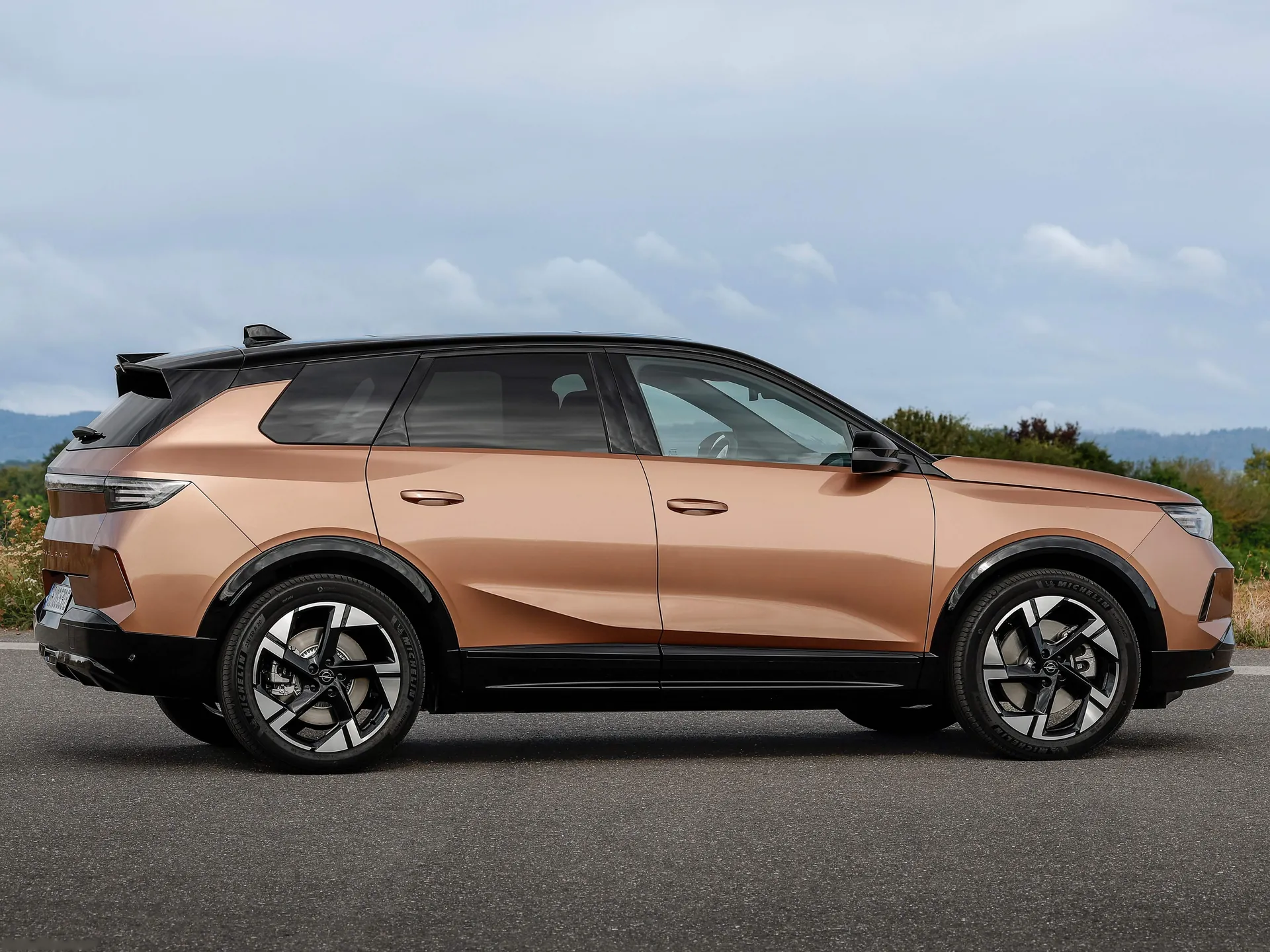 Opel Grandland (2025) – boční profil