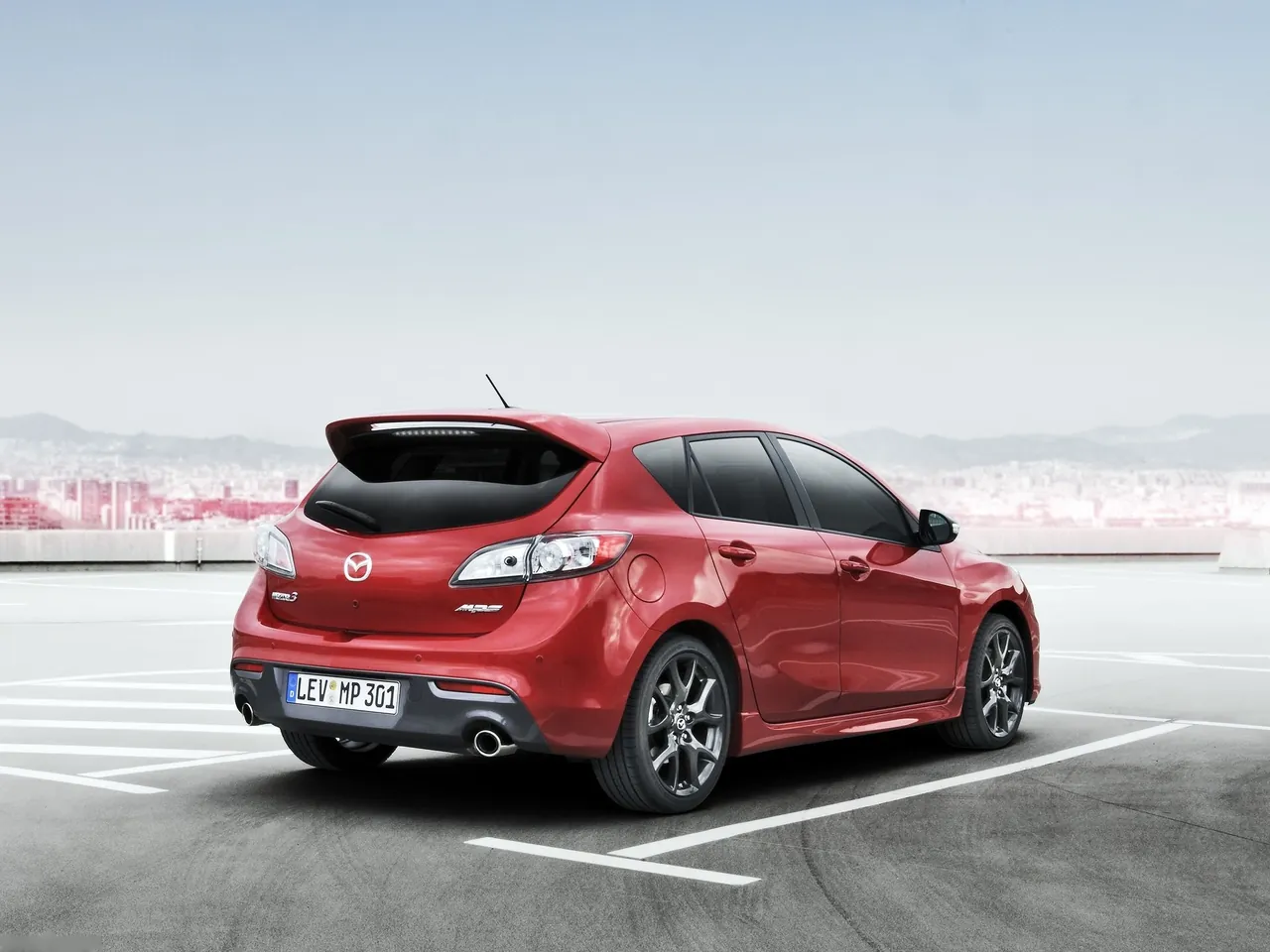 Mazda 3 MPS (2013) – zadní tříčtvrteční pohled