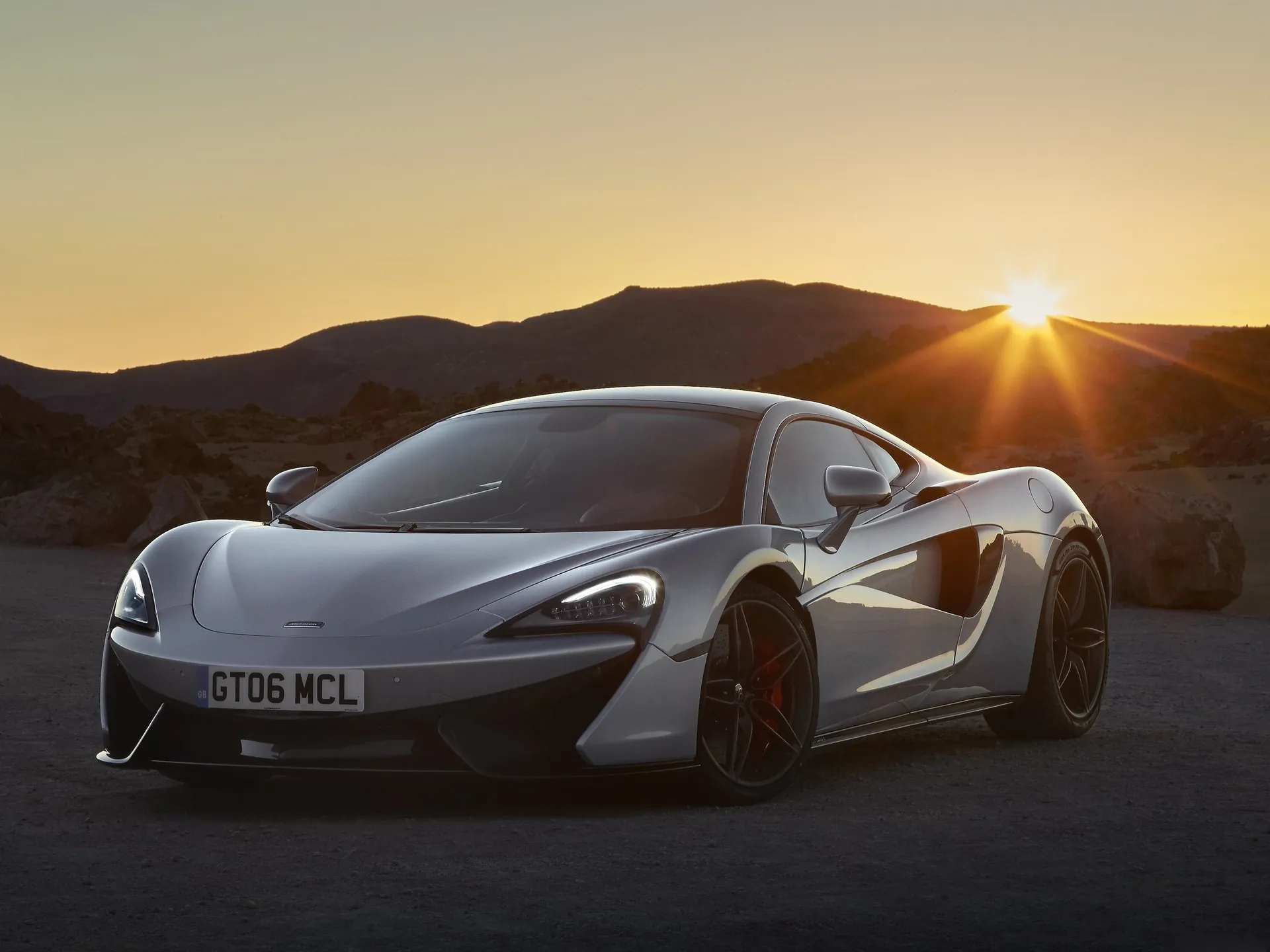 McLaren 570GT (2017)