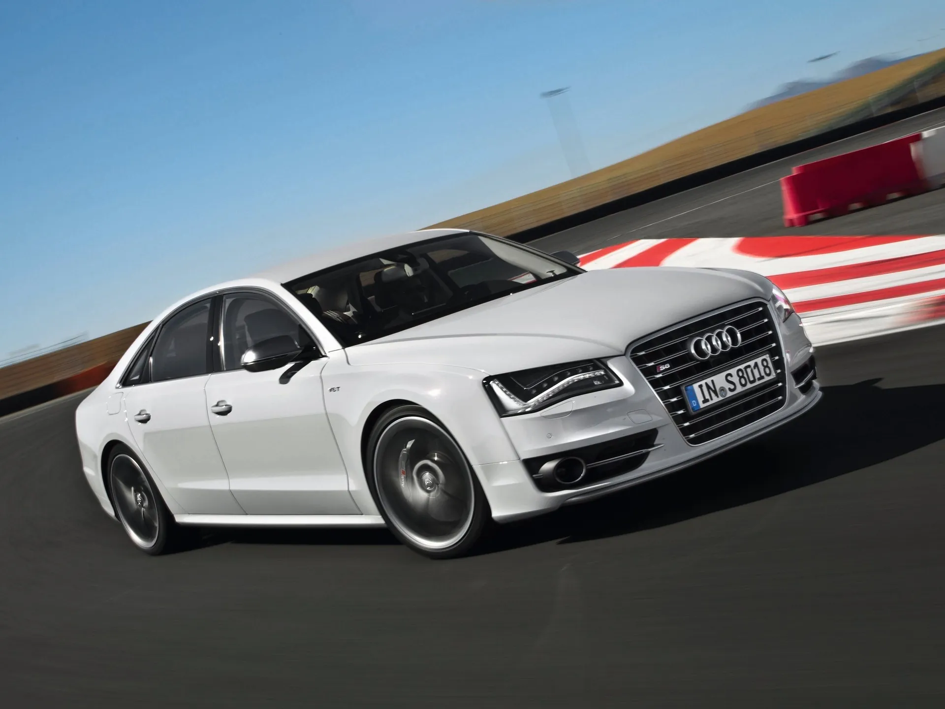 Audi S8 (2013)