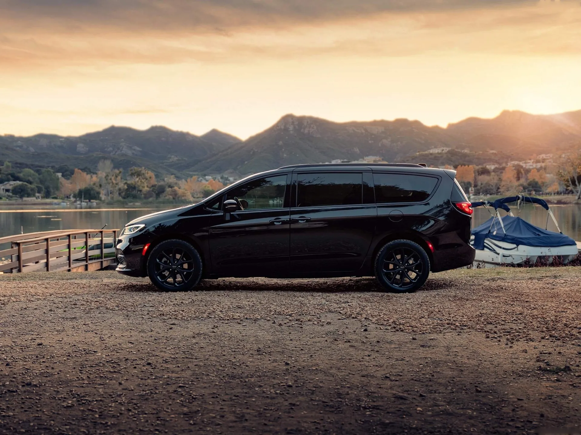 Chrysler Pacifica (2021) – boční profil