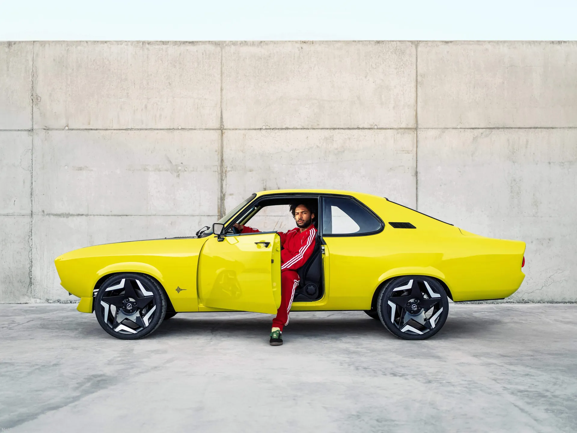 Opel Manta GSe ElektroMOD Concept (2021) – boční profil