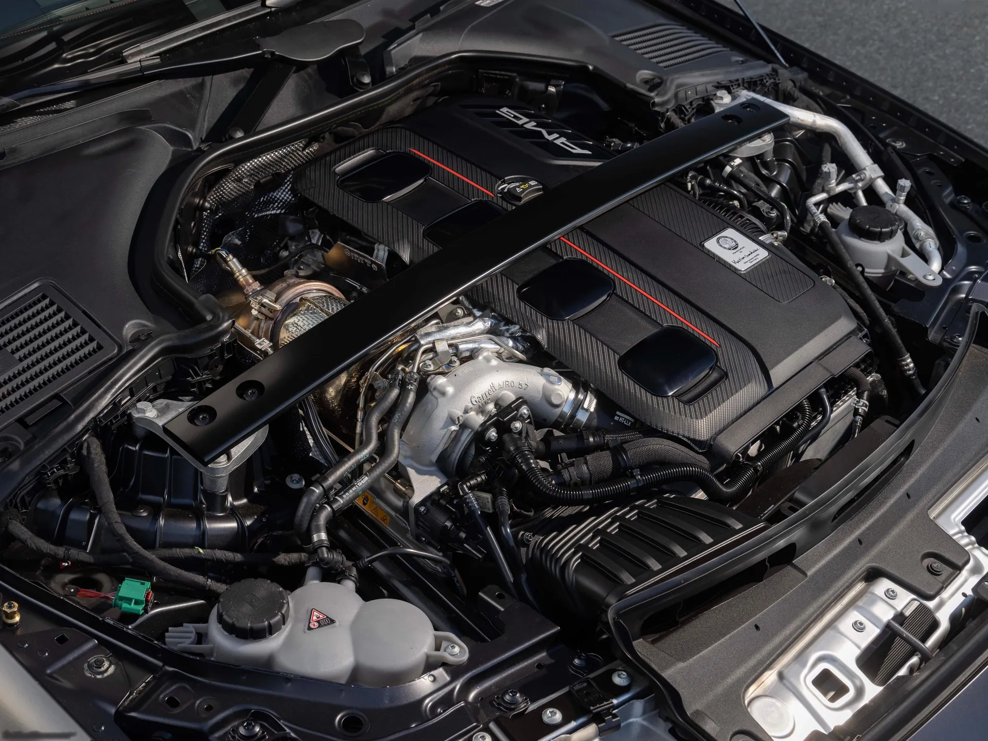 Mercedes-Benz C63 S AMG E Performance [US] (2024) – motor