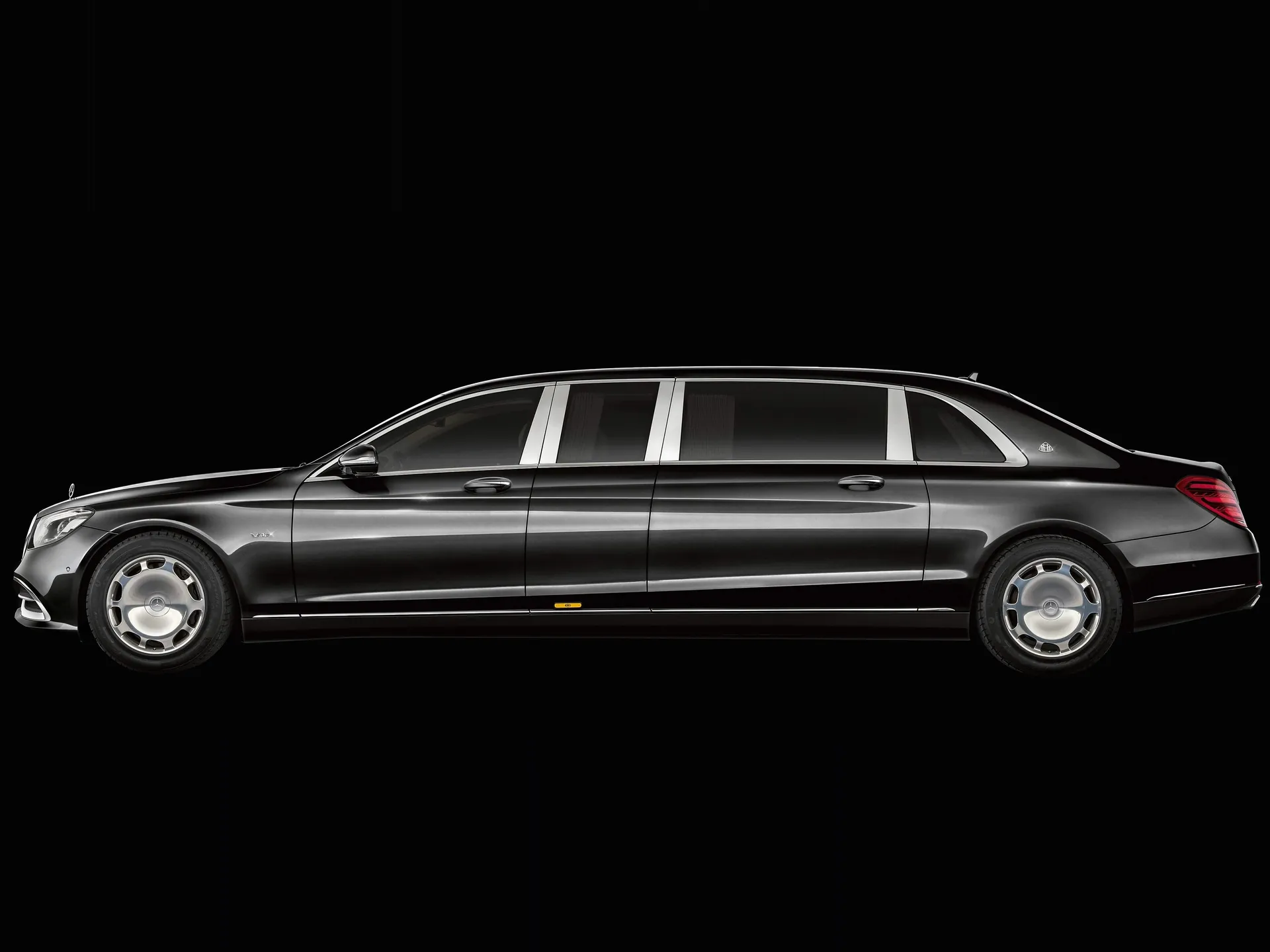 Mercedes-Benz S650 Pullman Maybach (2019) - Side Profile