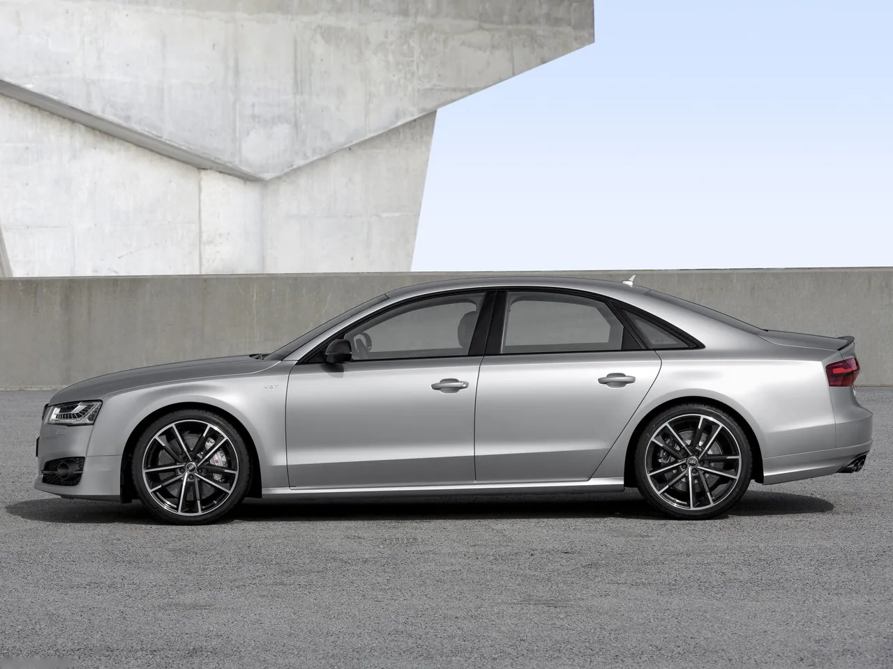 Audi S8 plus (2016) – boční profil
