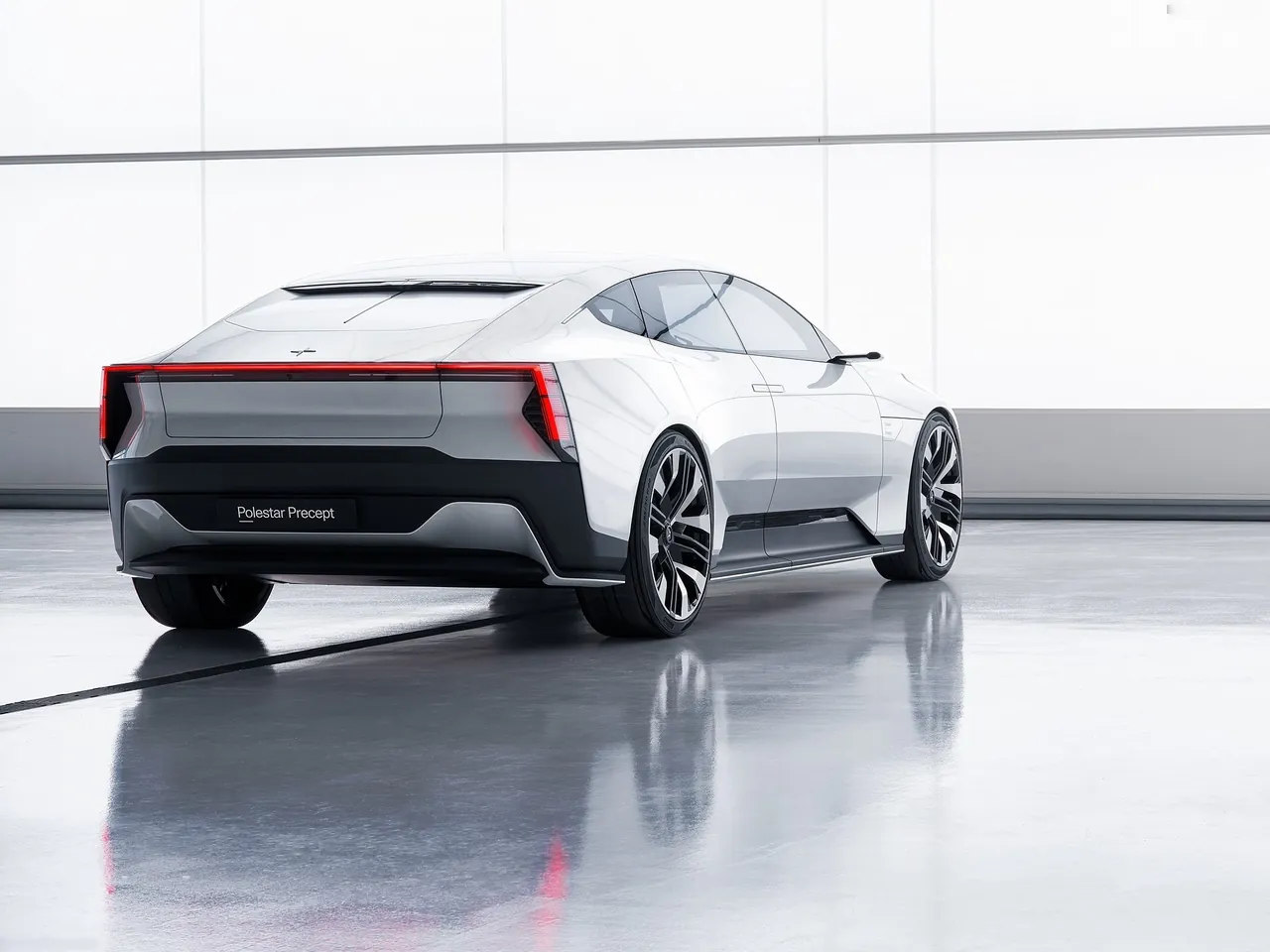 Polestar Precept Concept (2020) – zadní tříčtvrteční pohled