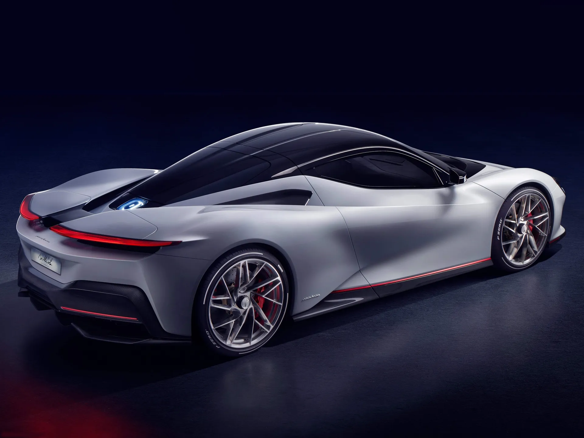 Pininfarina Battista (2020) – zadní tříčtvrteční pohled