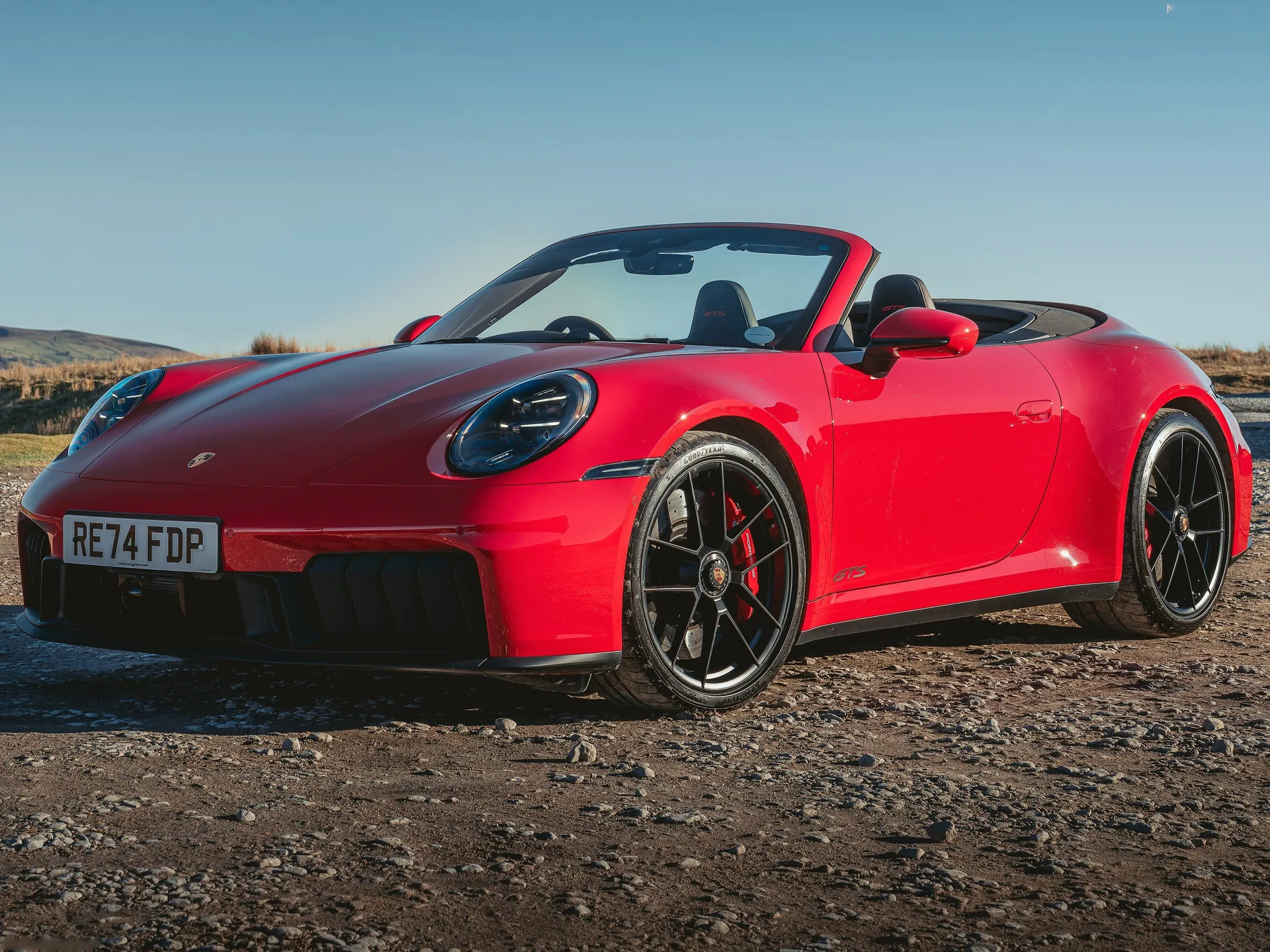 Porsche 911 Carrera 4 GTS Cabriolet [UK] (2025)
