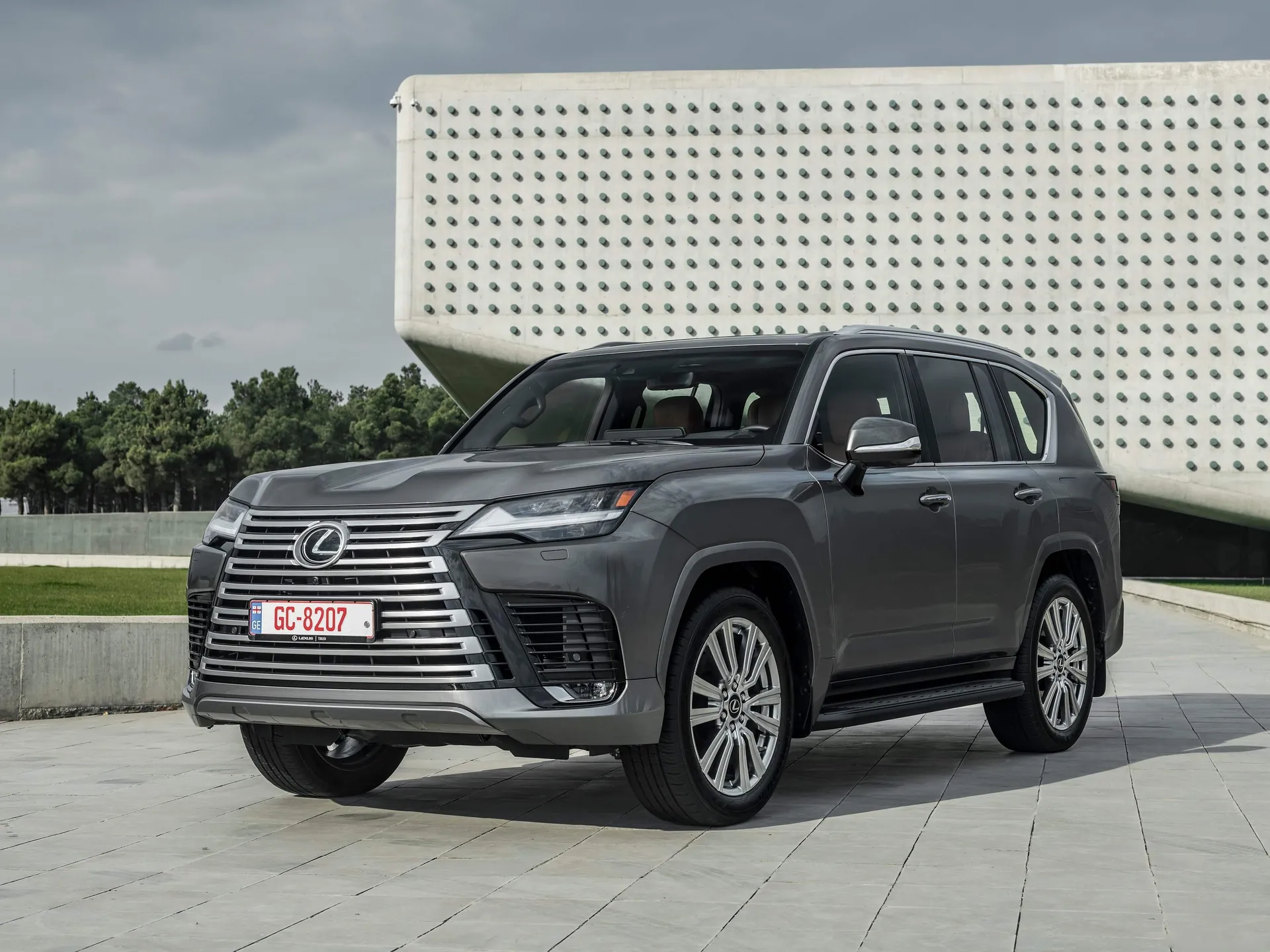 Lexus LX (2022)