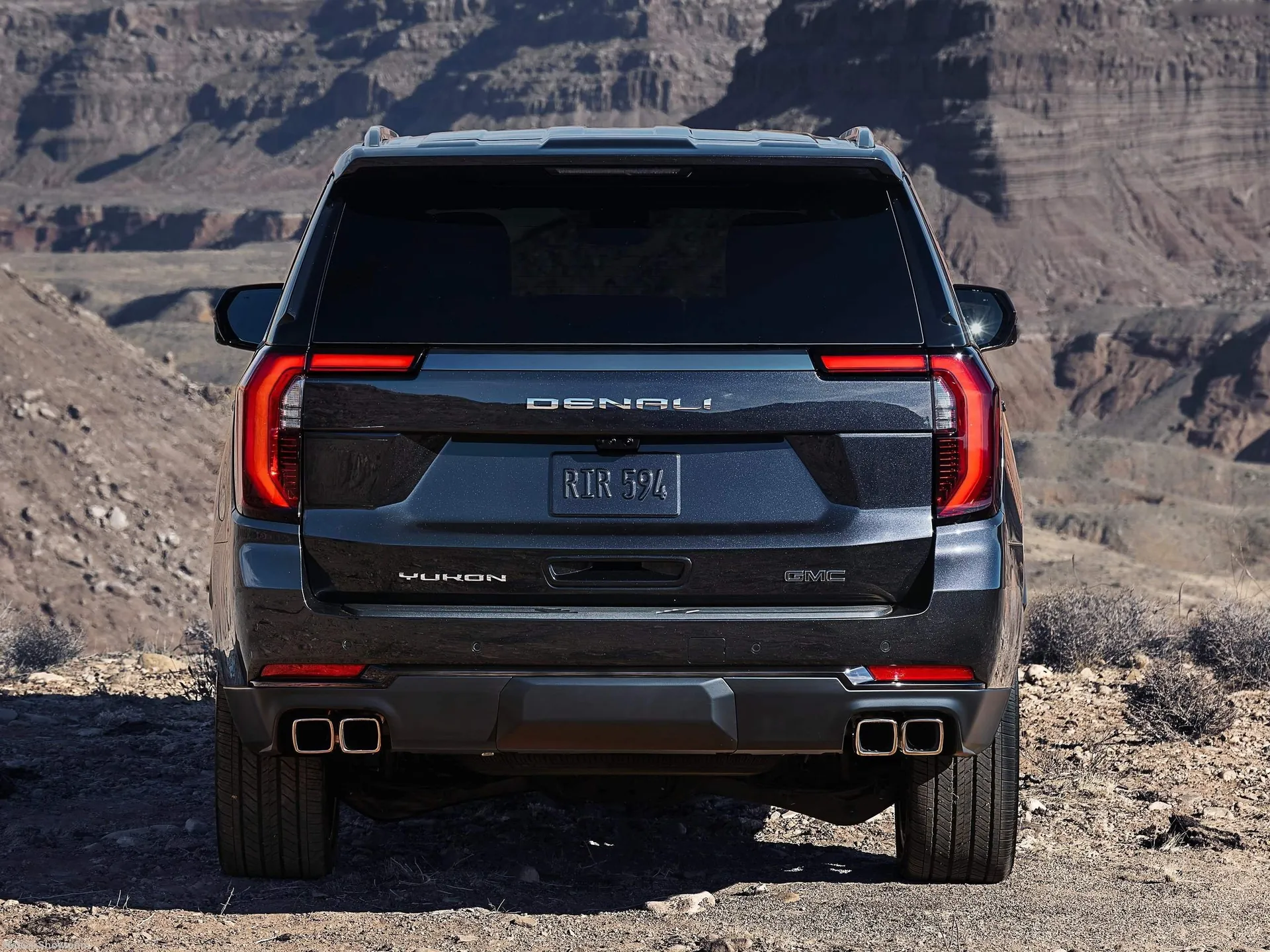 GMC Yukon Denali (2025) – zezadu