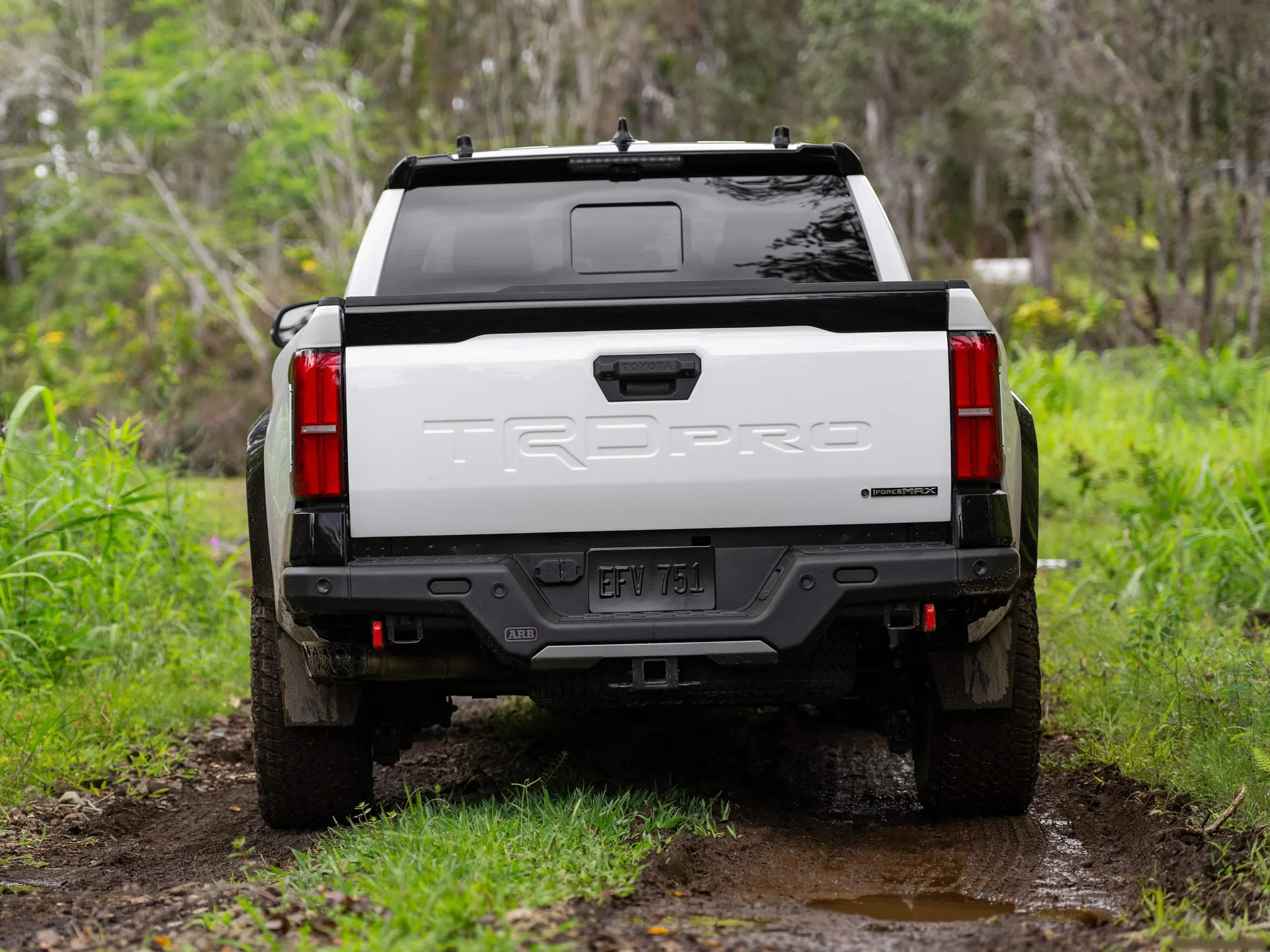 Toyota Tacoma TRD Pro (2024) – zezadu