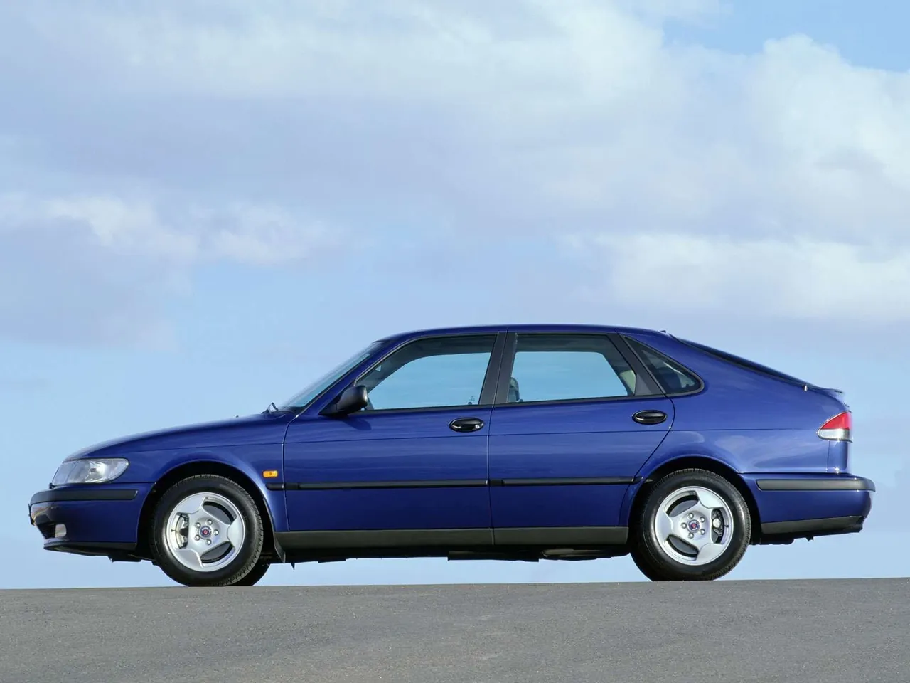 Saab 9-3 (1998) – boční profil