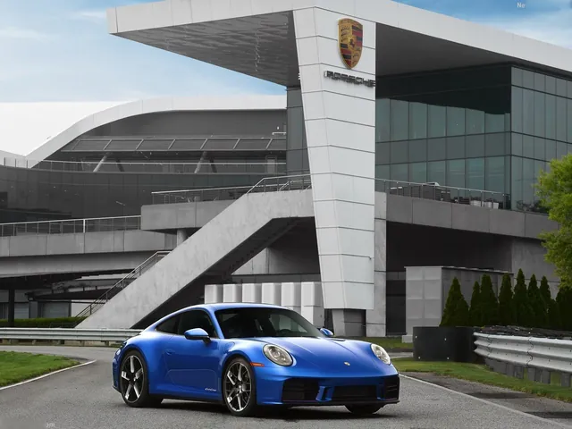 Porsche 911 Carrera T Club Coupe (2026)