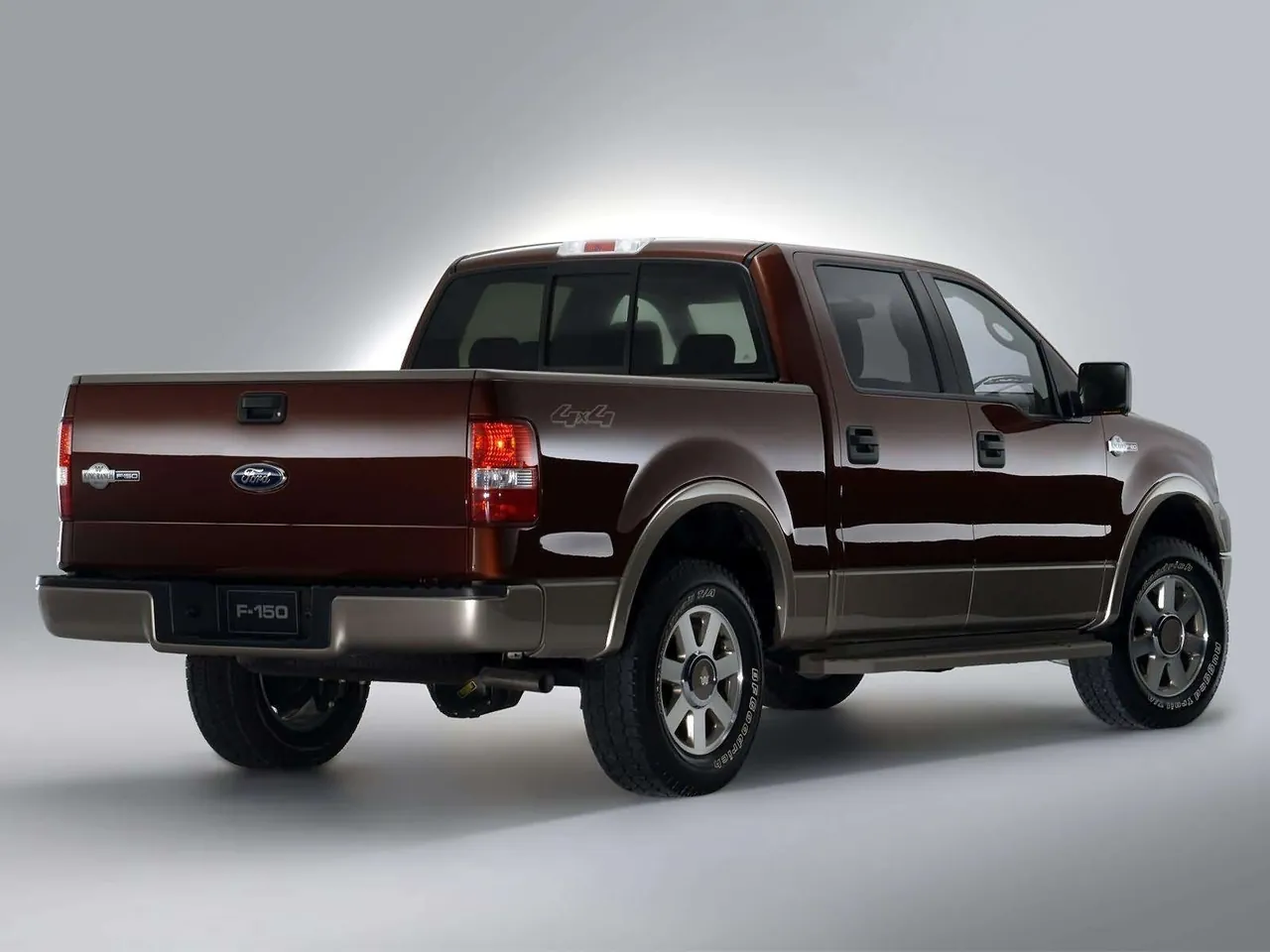 Ford King Ranch F150 SuperCrew (2005) – zadní tříčtvrteční pohled