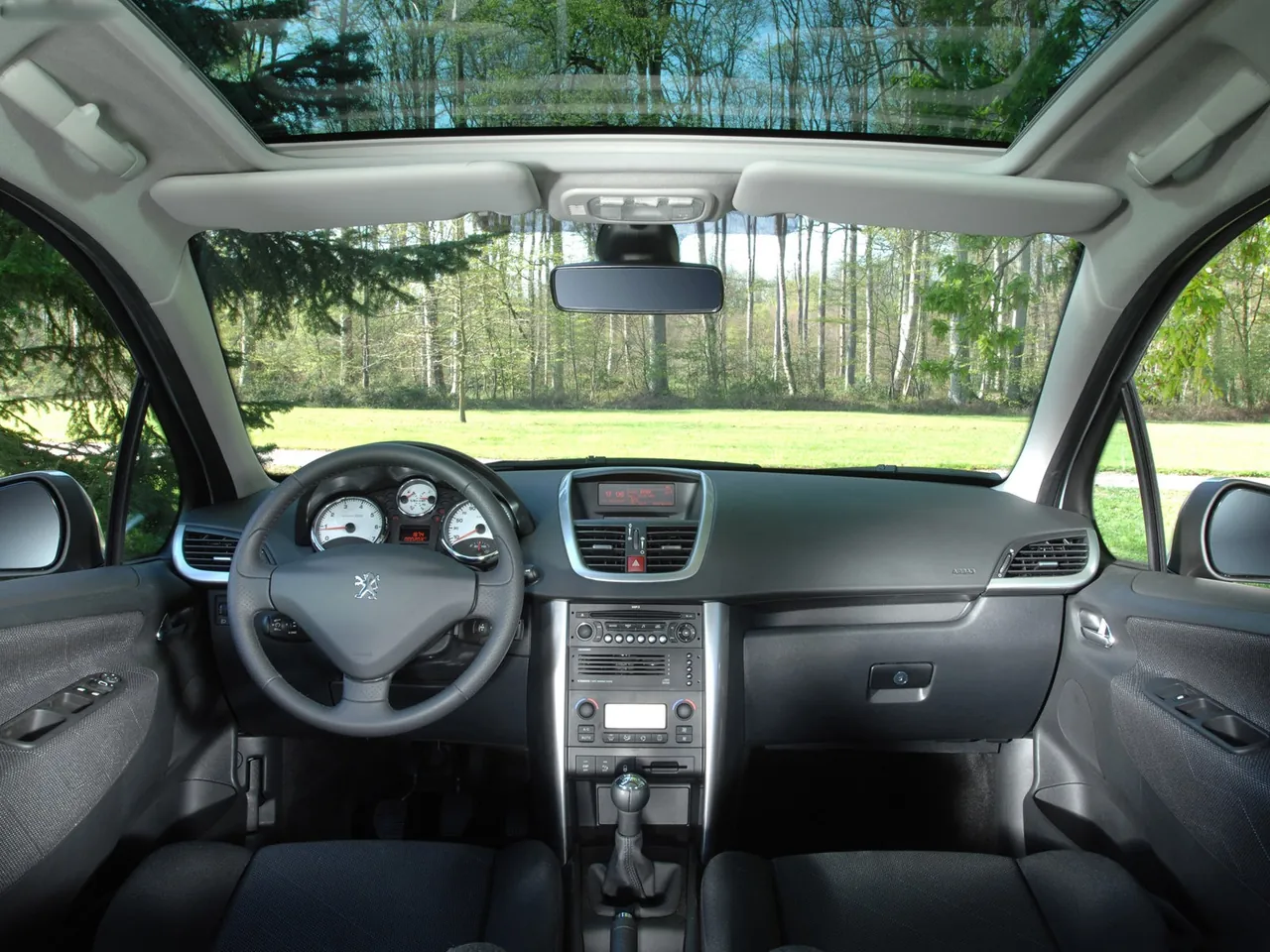 Peugeot 207 SW (2008) – interiér