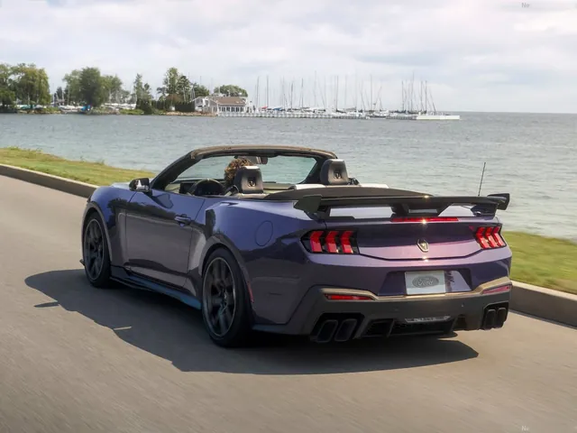 Ford Mustang Dark Horse SC Convertible (2027)