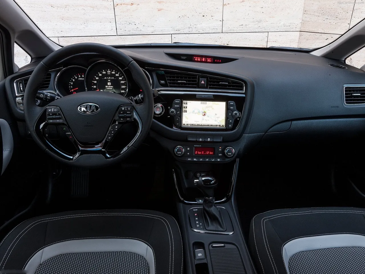 Kia Ceed SW (2016) – interiér