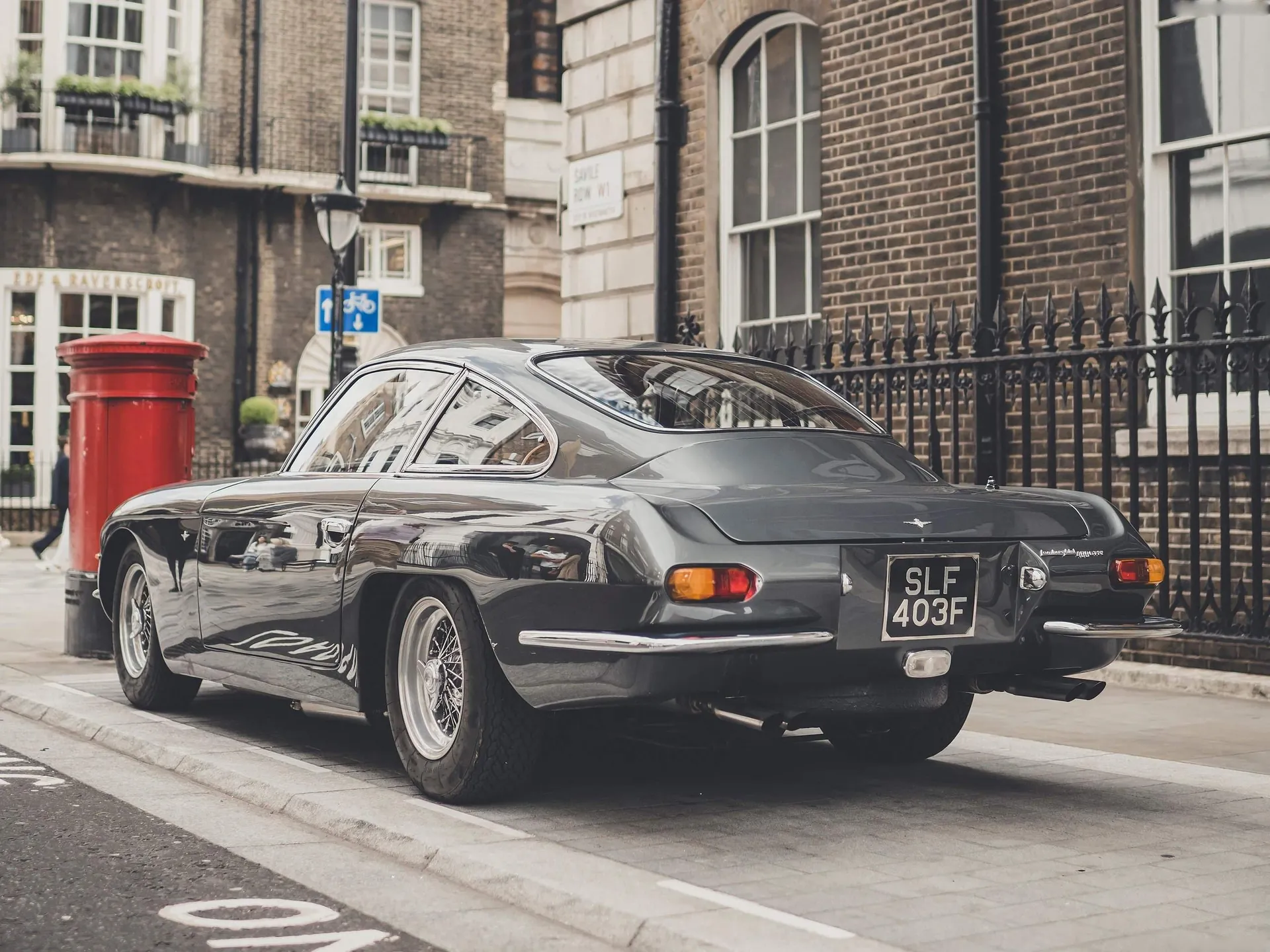 Lamborghini 400 GT (1966) – zadní tříčtvrteční pohled
