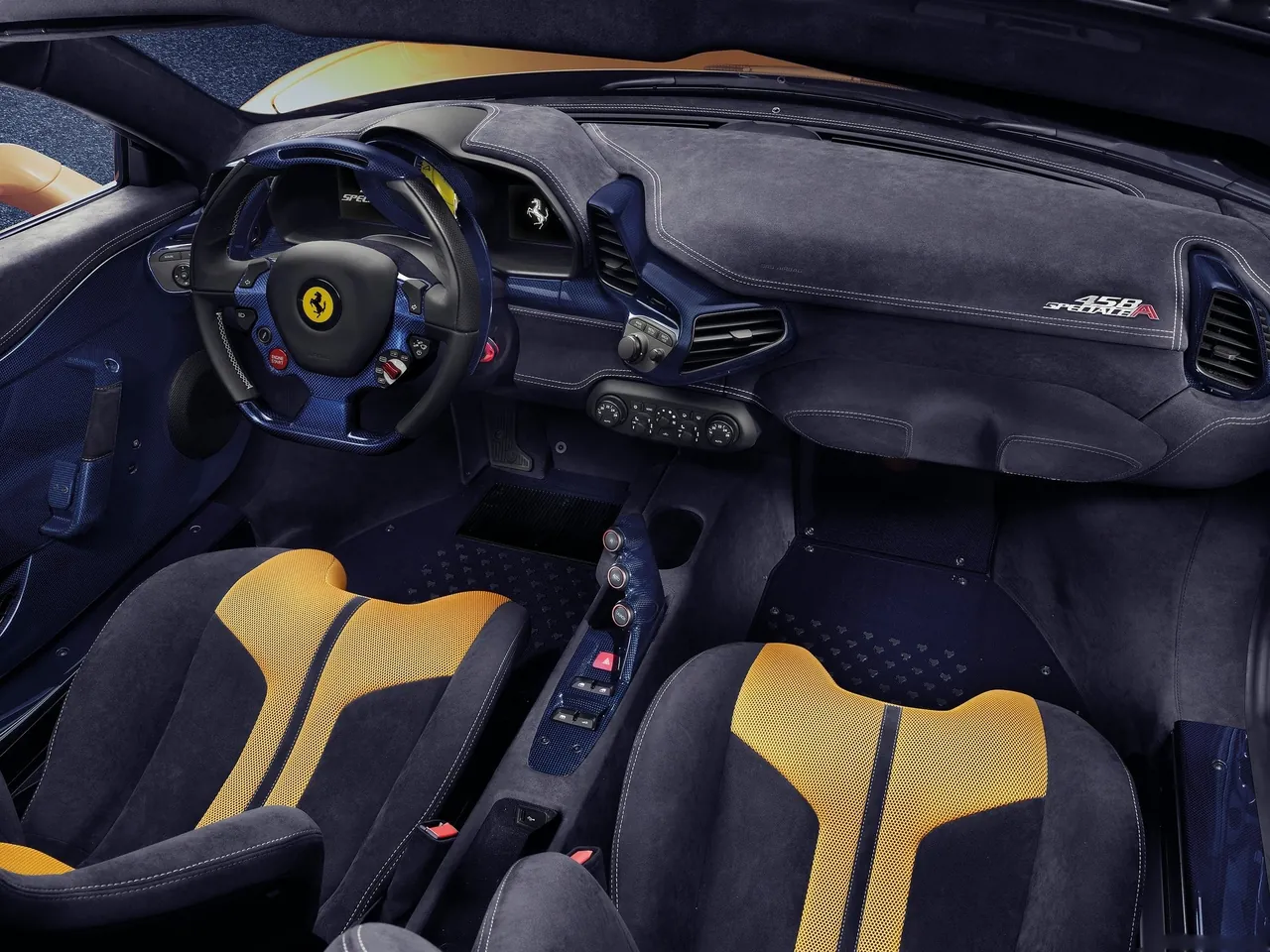 Ferrari 458 Speciale A (2015) – interiér