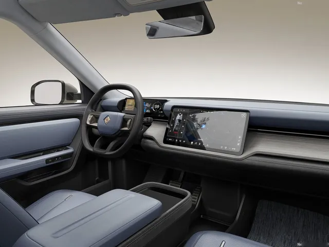 Rivian R2 (2027)
