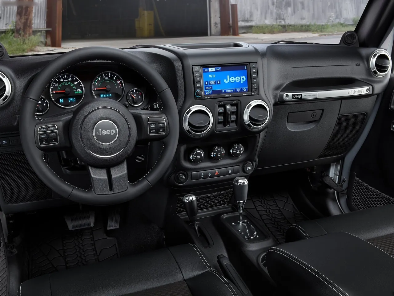 Jeep Wrangler Call of Duty MW3 (2012) - Interior