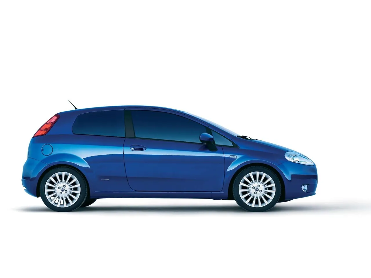 Fiat Grande Punto (2005) – boční profil