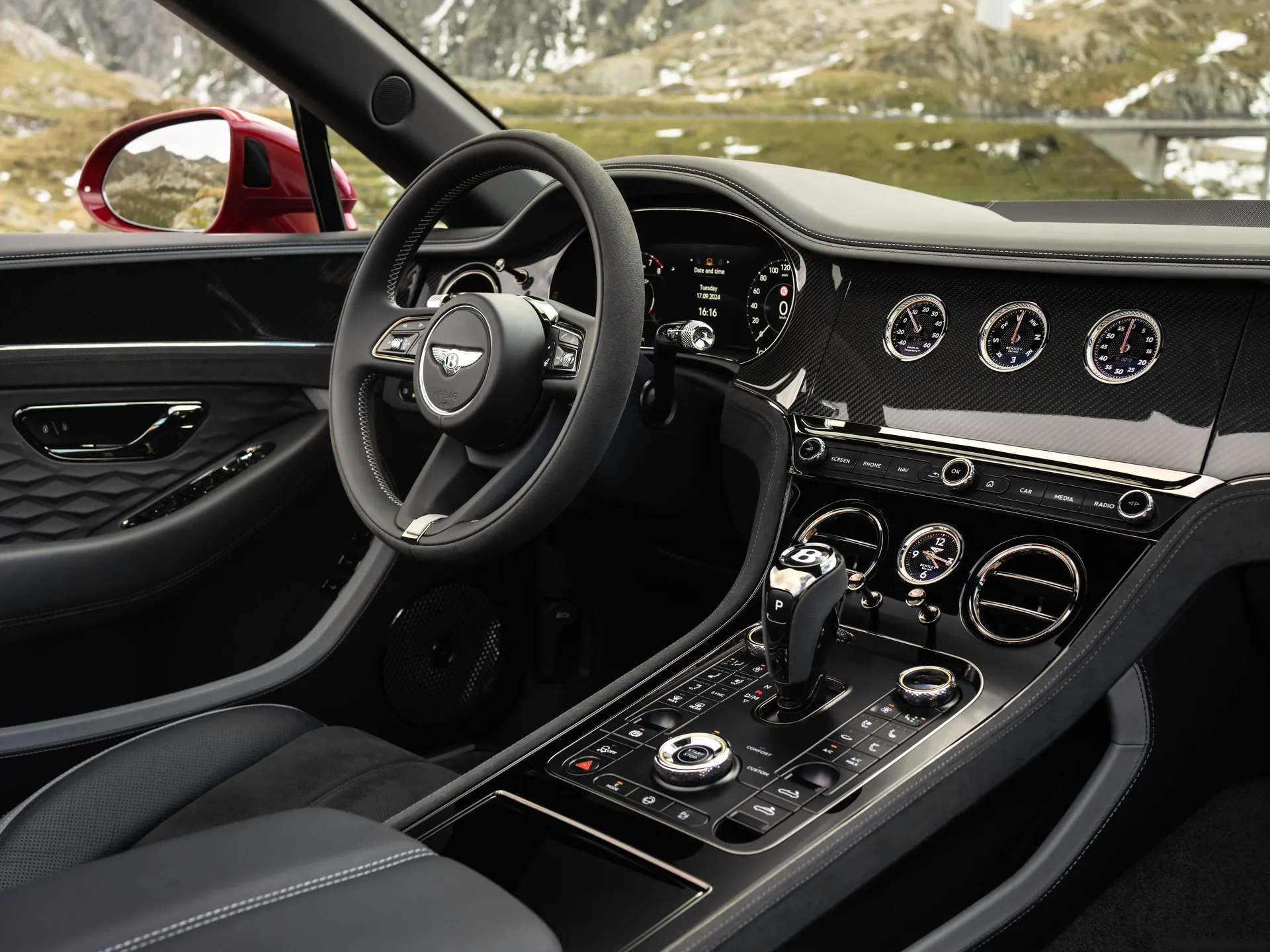 Bentley Continental GTC Speed (2025) – interiér