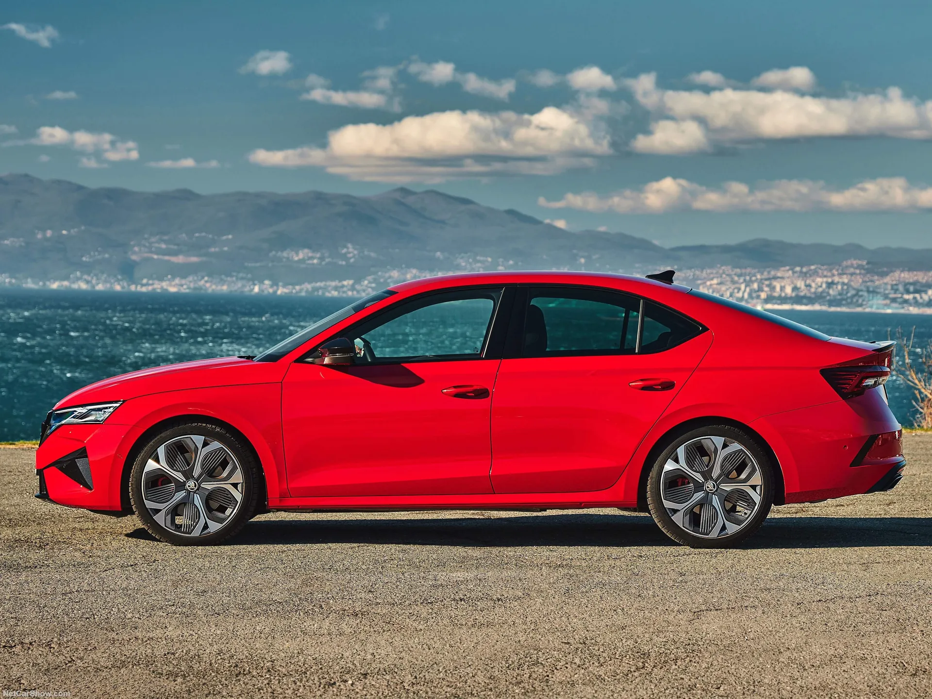 Skoda Octavia RS (2025) – boční profil
