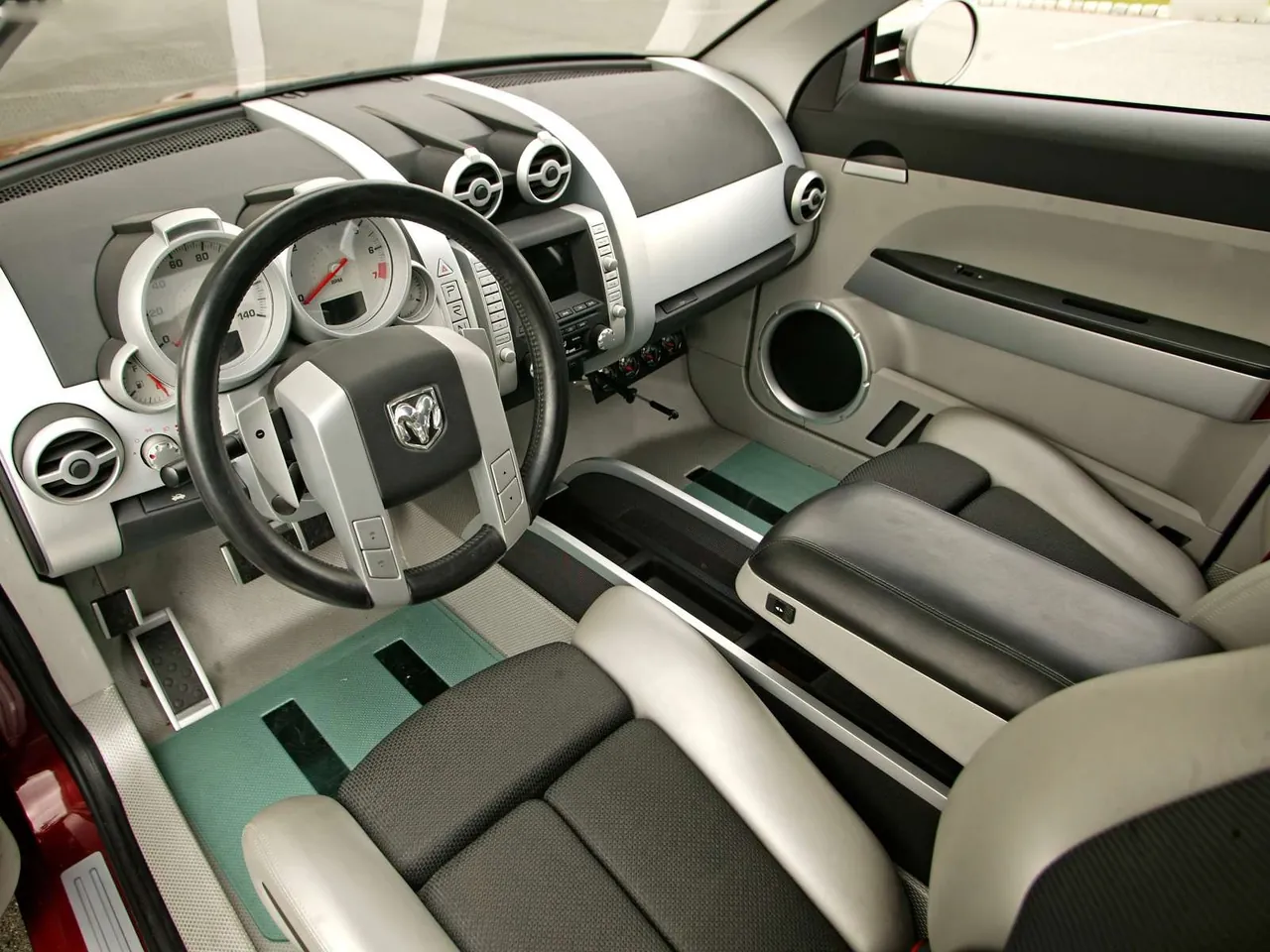 Dodge Avenger Concept (2003) – interiér