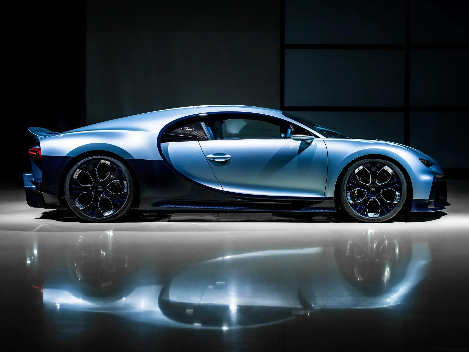 Bugatti Chiron Profilee (2022) – boční profil