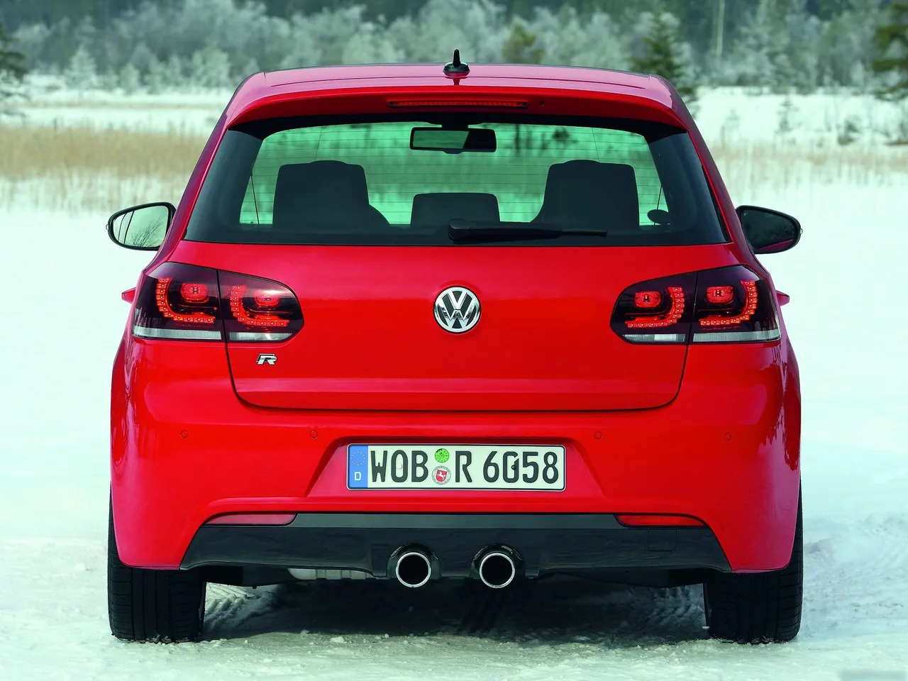 Volkswagen Golf R (2010) - Rear