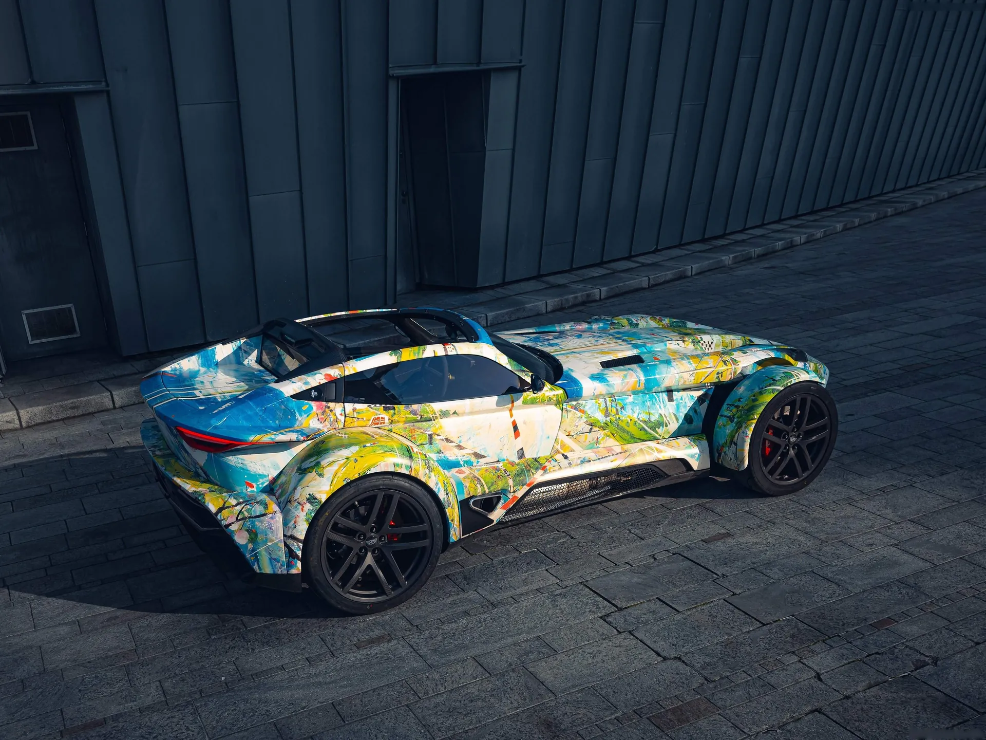 Donkervoort F22 Art Edition (2024) – zadní pohled