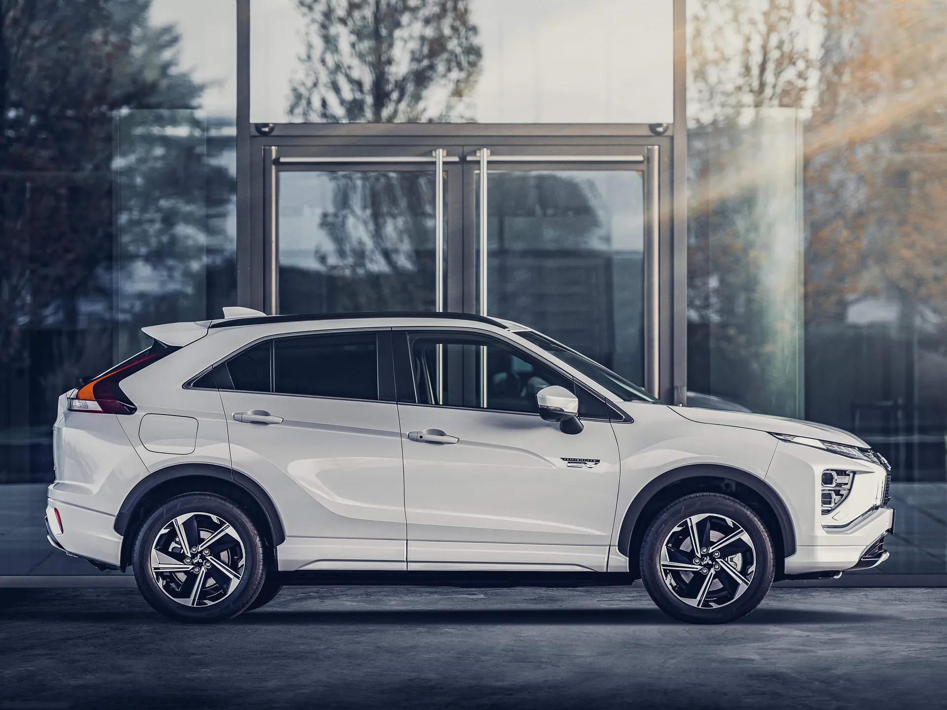 Mitsubishi Eclipse Cross (2022) – boční profil