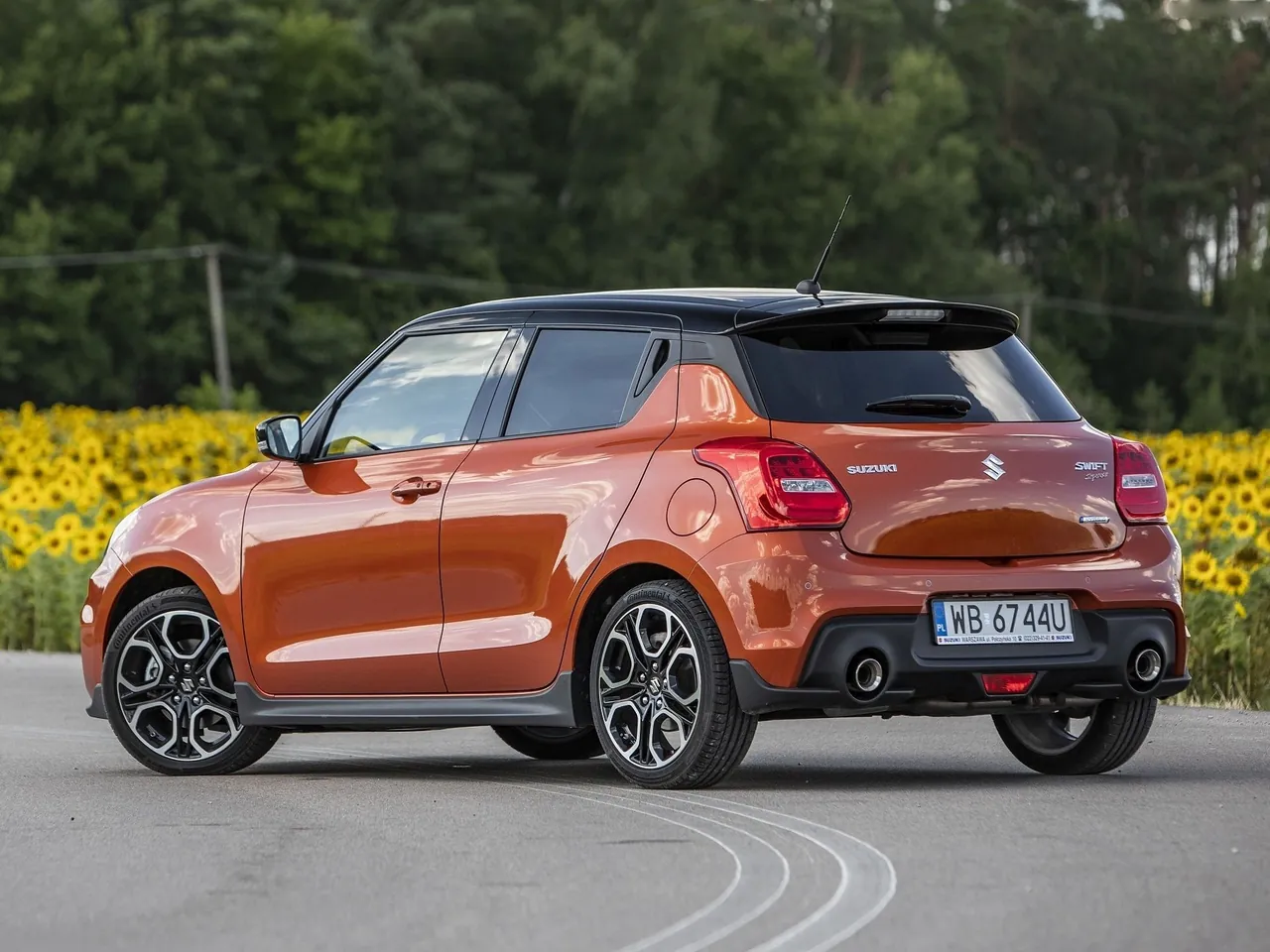 Suzuki Swift Sport (2020) – zadní tříčtvrteční pohled