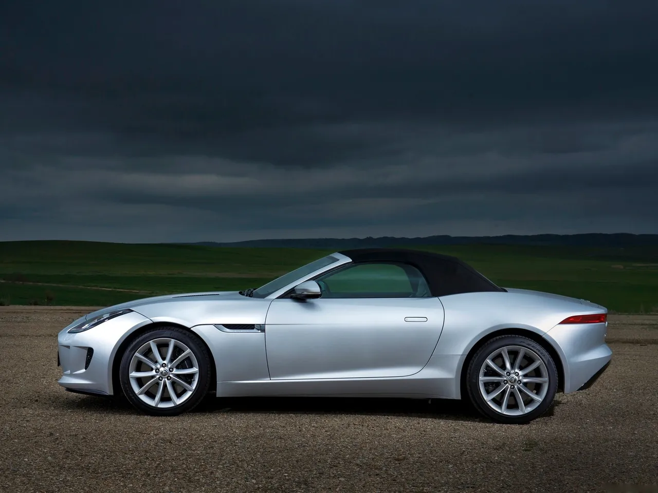Jaguar F-Type V6 S (2014) – boční profil
