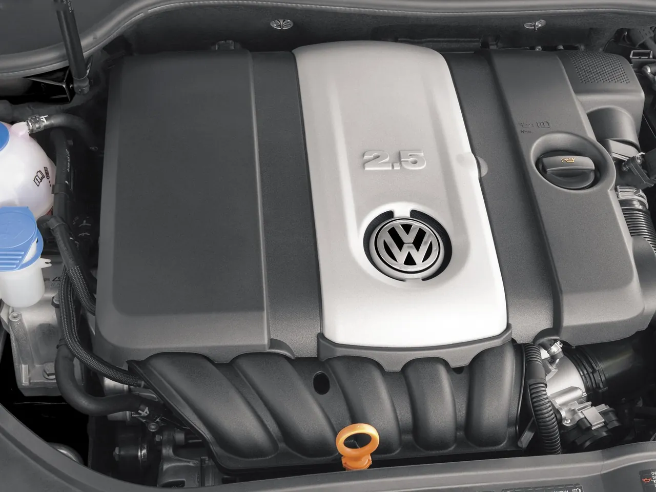 Volkswagen Rabbit (2006) - Engine Bay