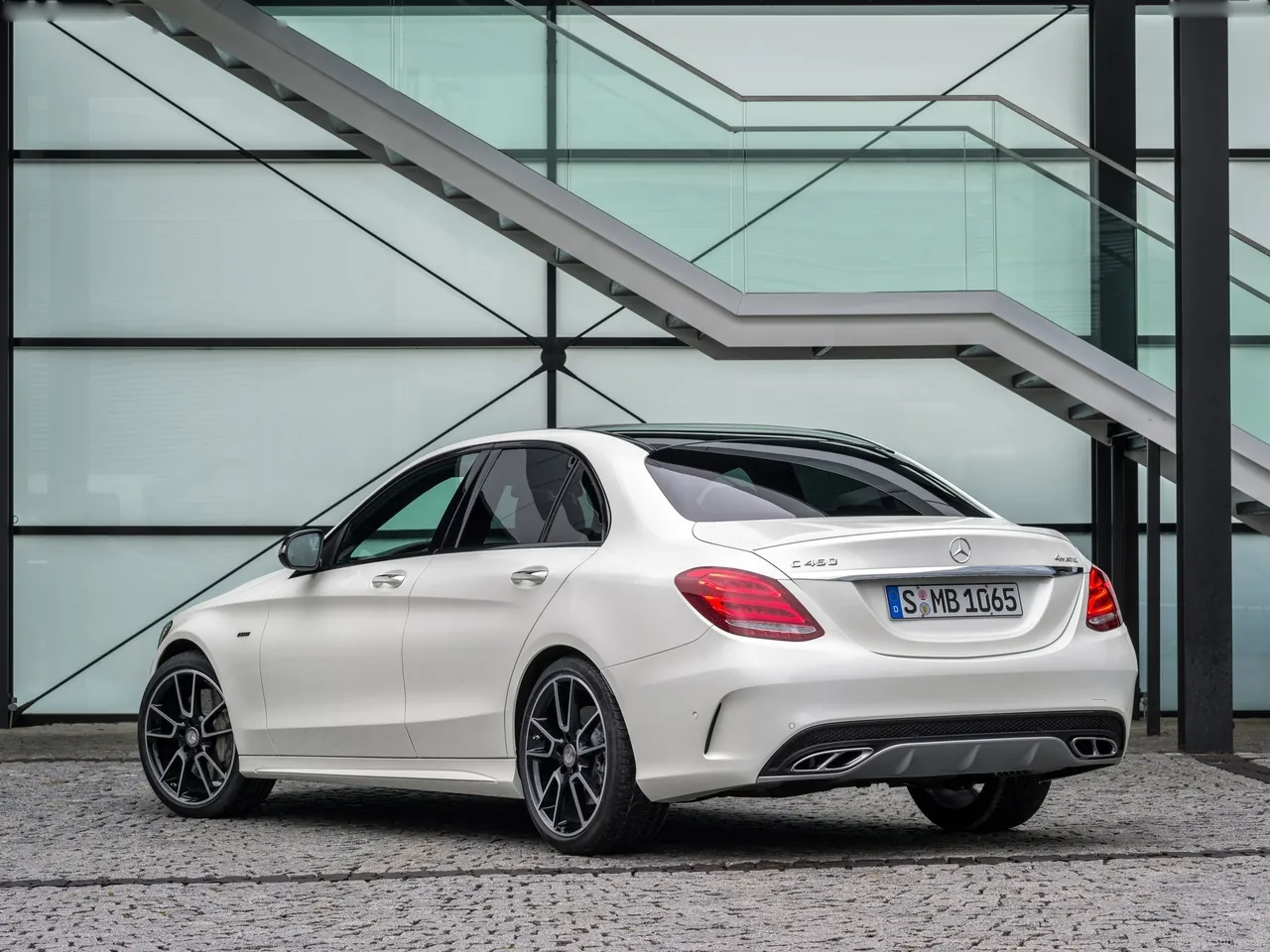 Mercedes-Benz C450 AMG 4Matic (2016) - Rear Three-Quarter