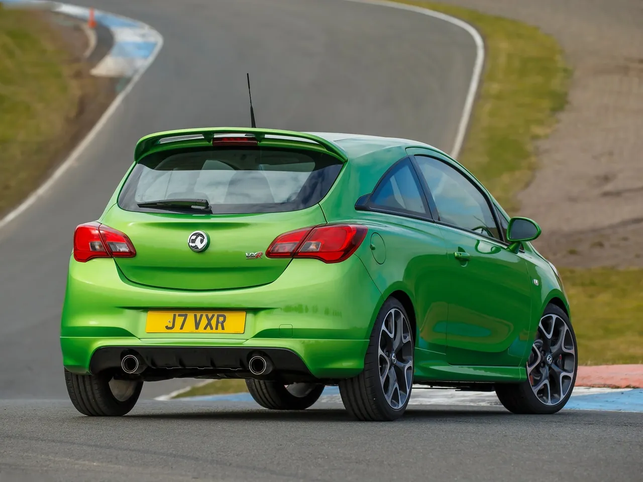 Vauxhall Corsa VXR (2016) – zadní tříčtvrteční pohled