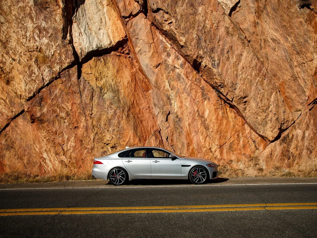 Jaguar XF [US] (2016) – boční profil