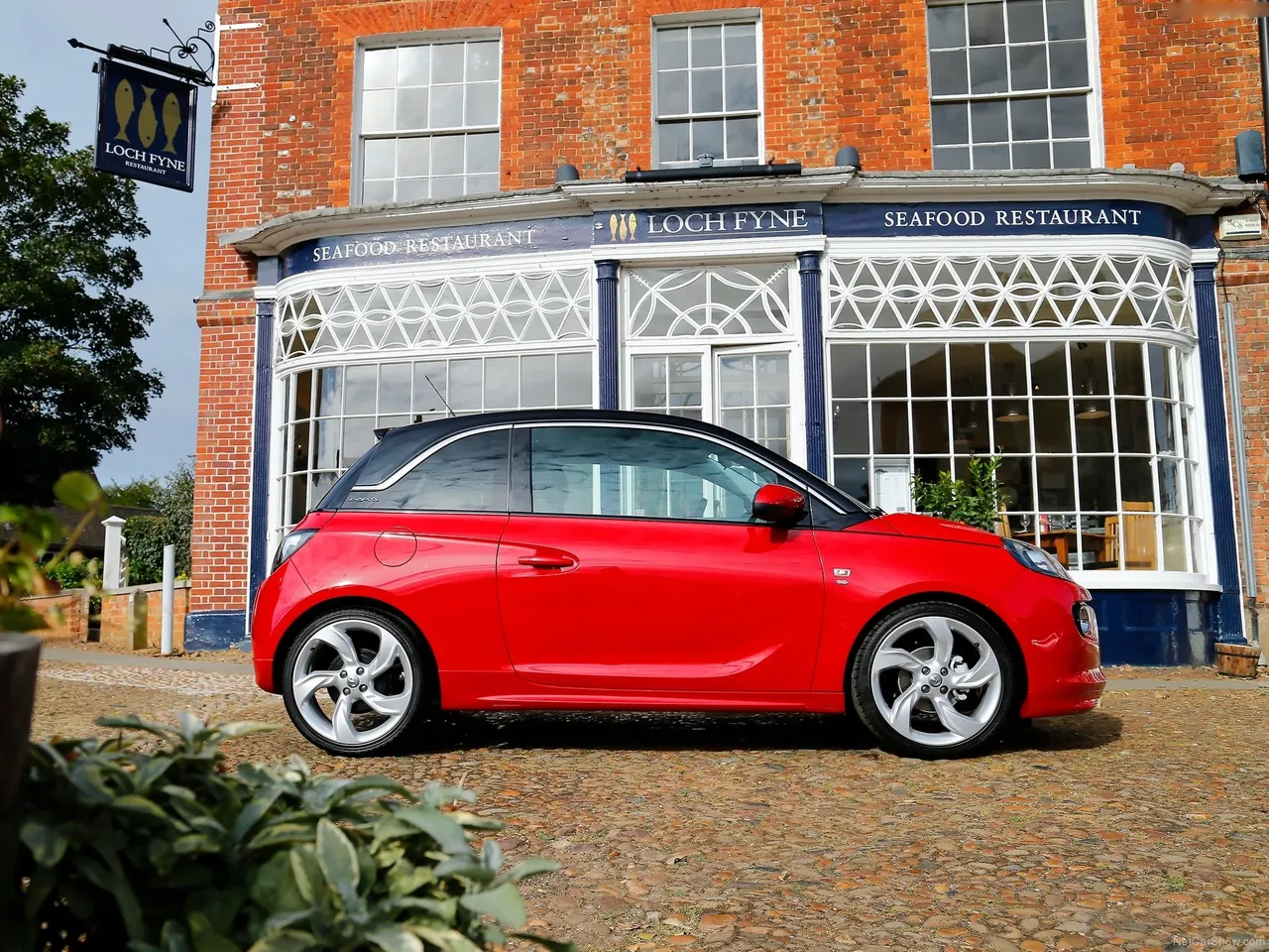 Vauxhall Adam (2013) – boční profil