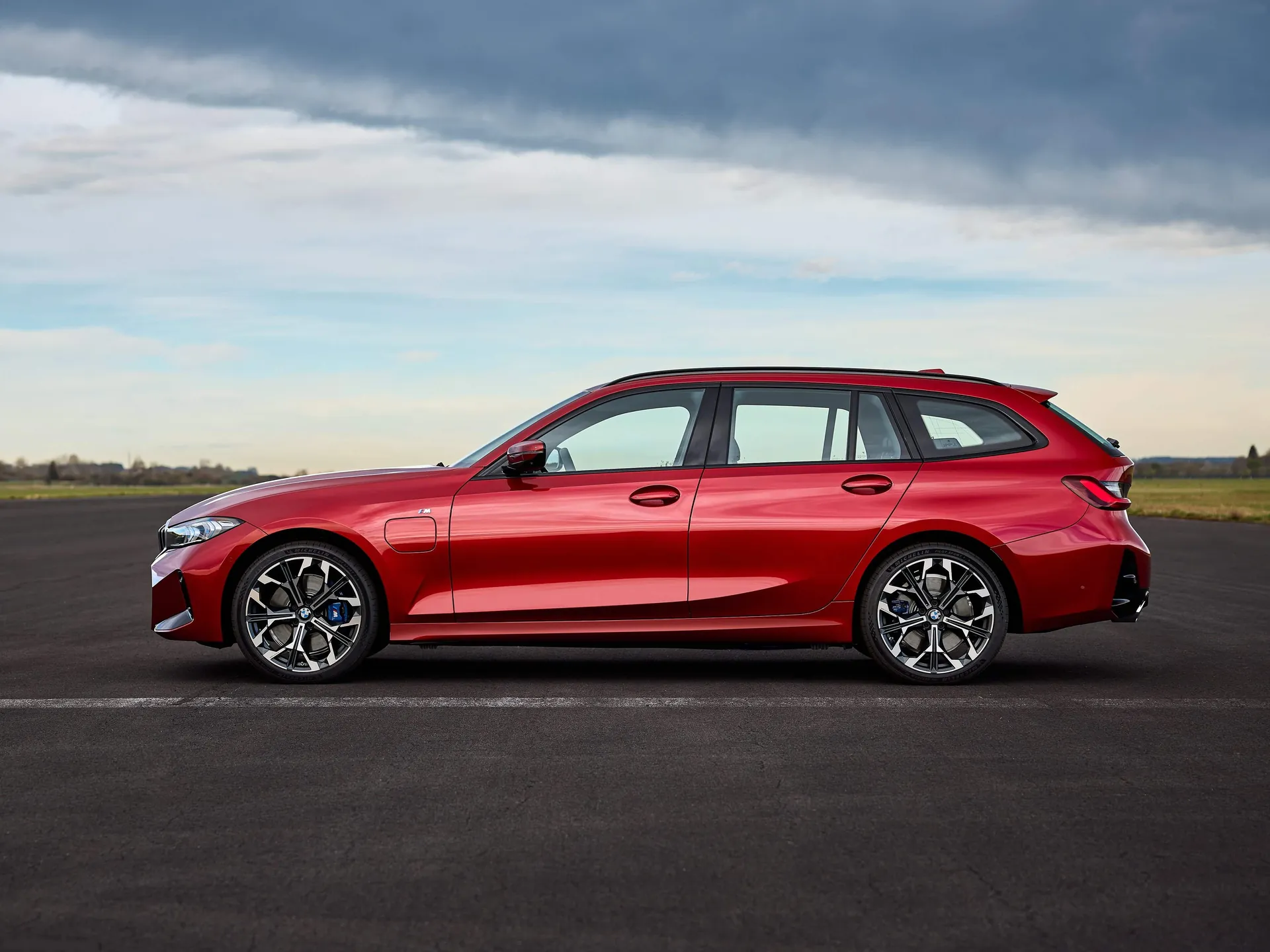 BMW 3-Series Touring (2025) – boční profil