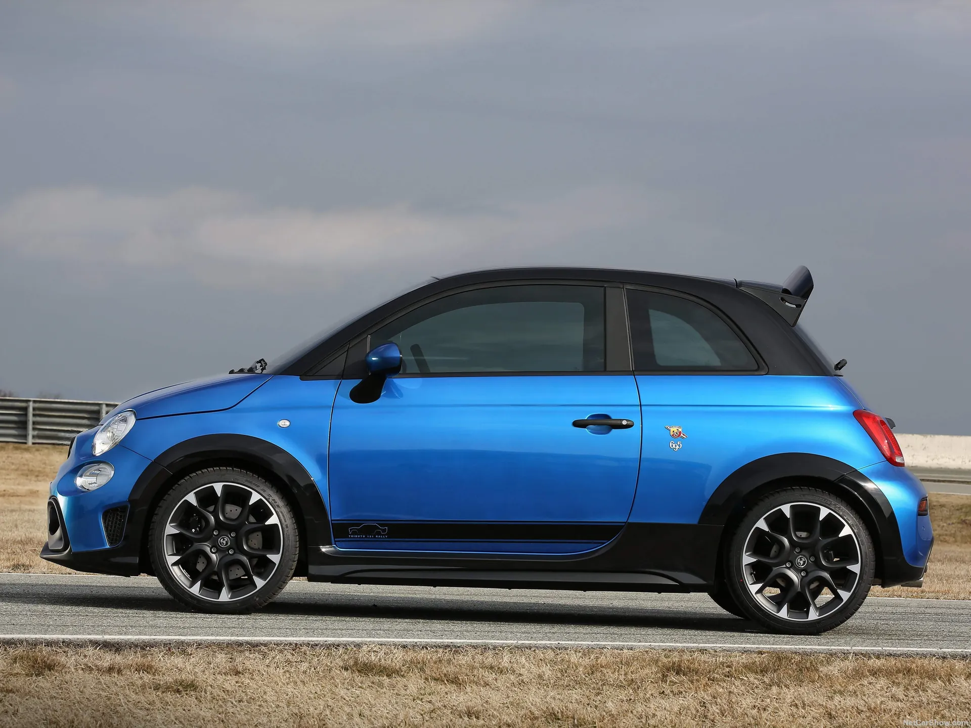 Fiat 695 Abarth Tributo 131 Rally (2022) – boční profil