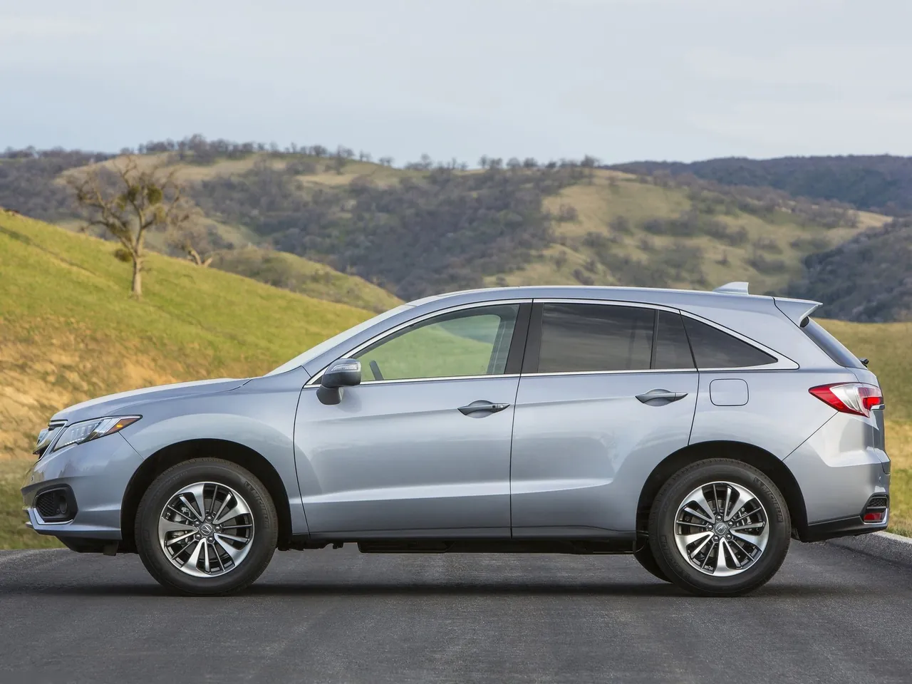 Acura RDX (2016) – boční profil